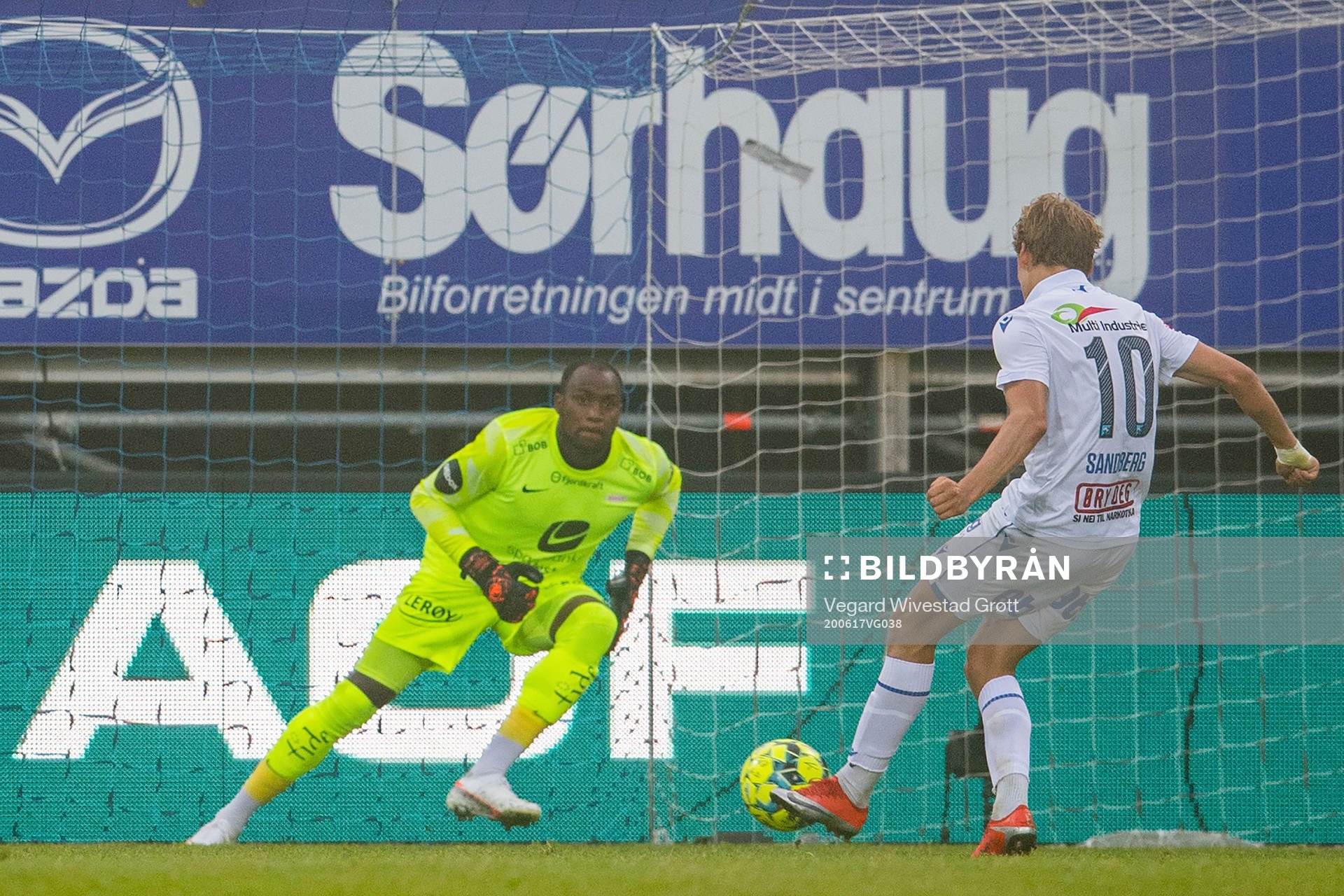 Niklas Sandberg of Haugesund scores the 1-1 goal past