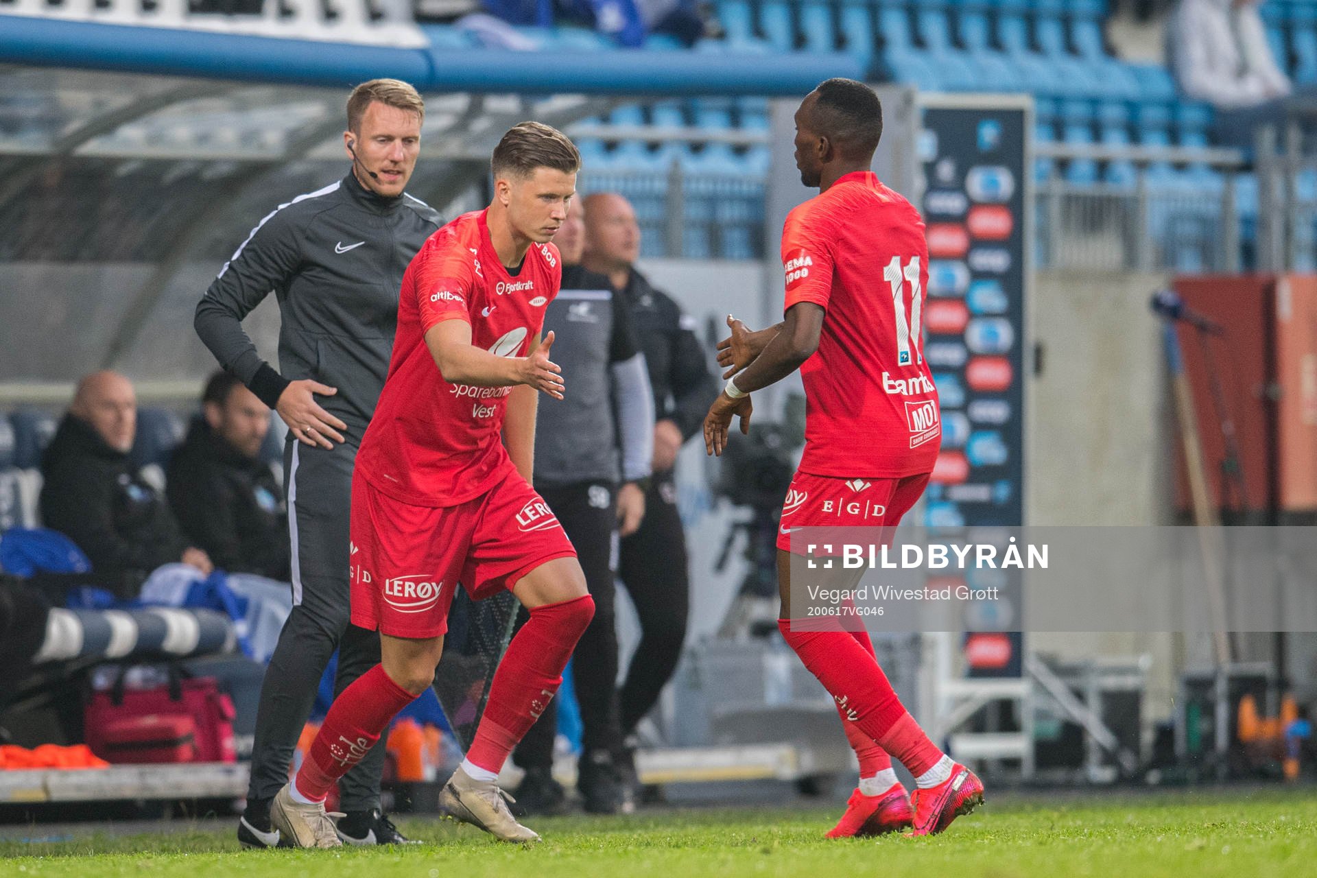 Erlend Hustad chance with Daouda Bamba of Brann