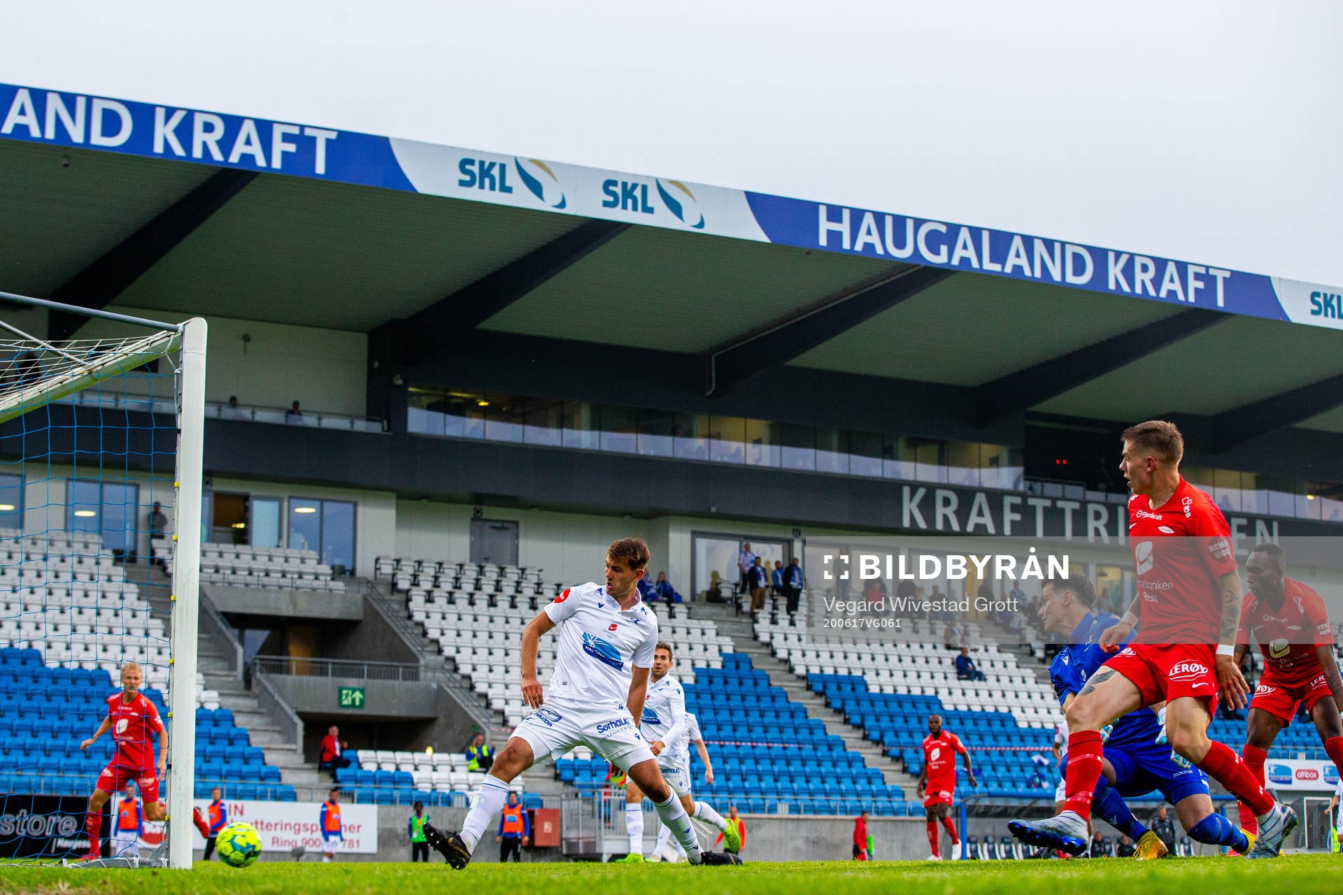 Robert Taylor of Brann scores the 0-1 goal behind