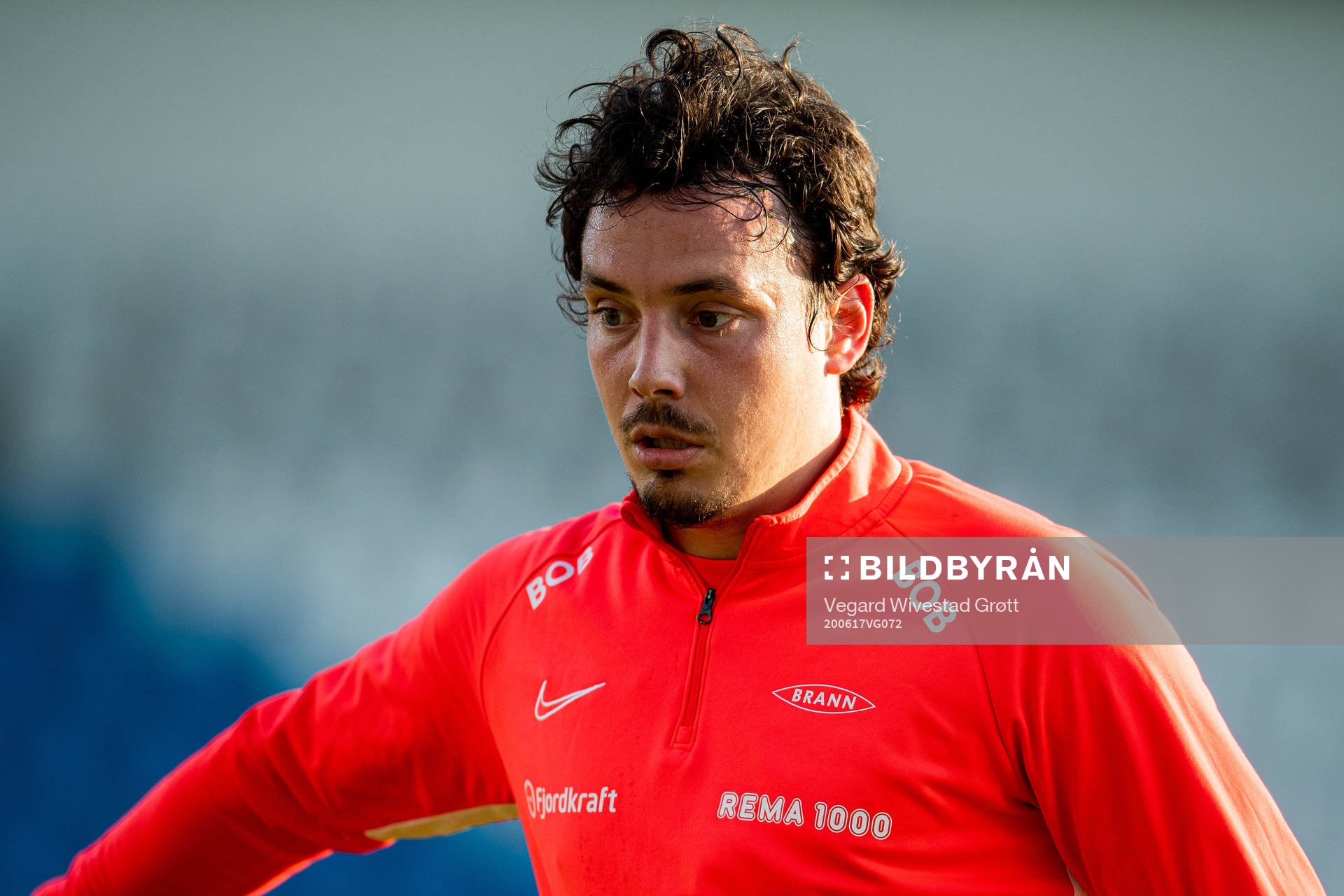 Vegard Forren of Brann warms up