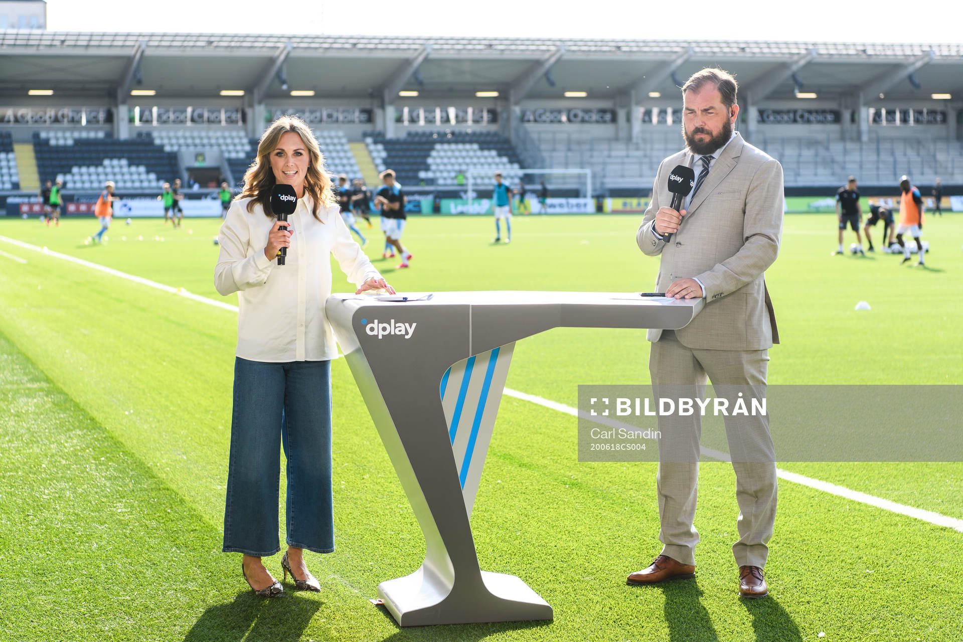 Karin Frick och Alexander Axén, kommentatorer från D-play