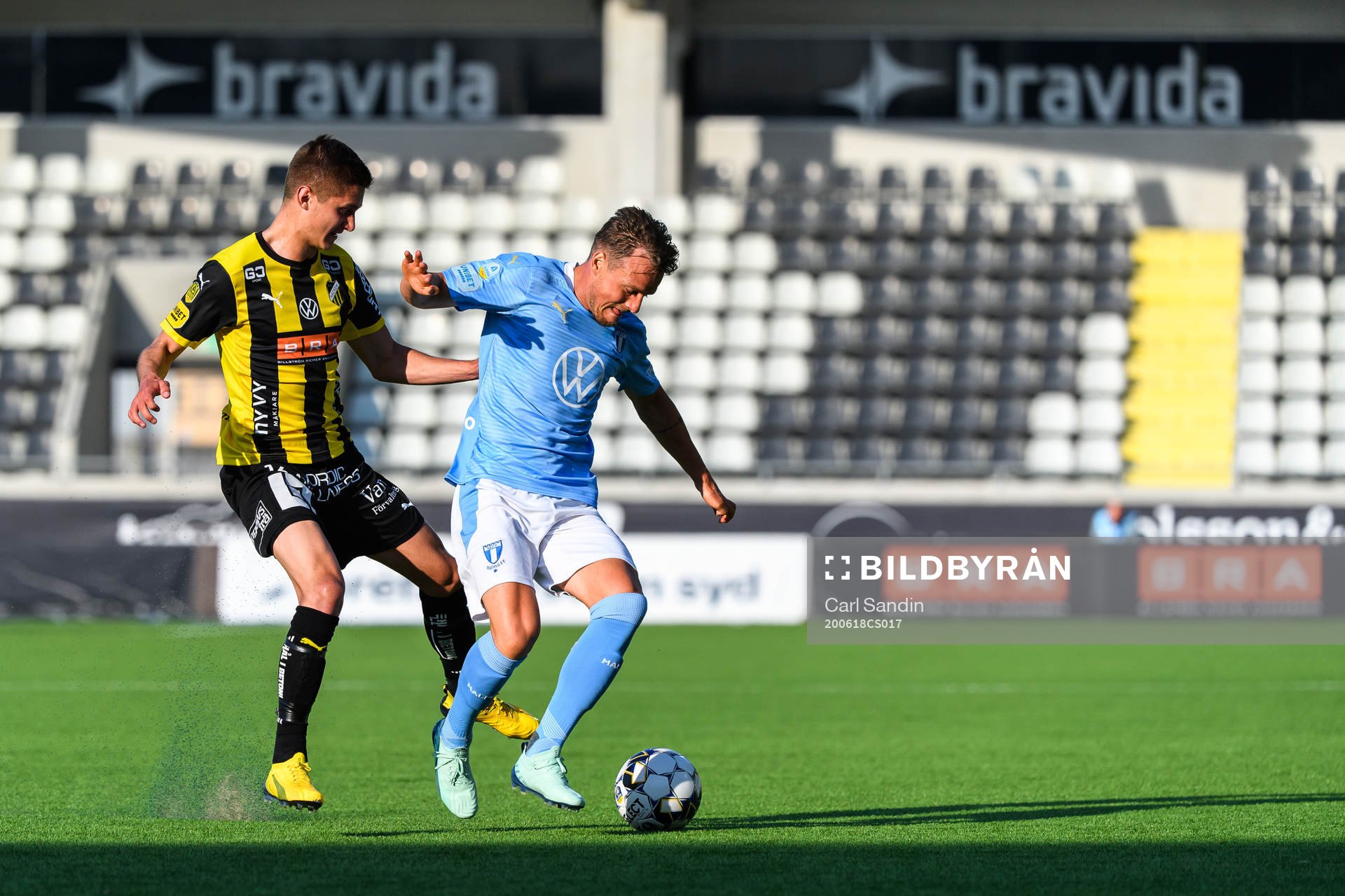 Häckens Leo Bengtsson och Malmö FFs Eric Larsson