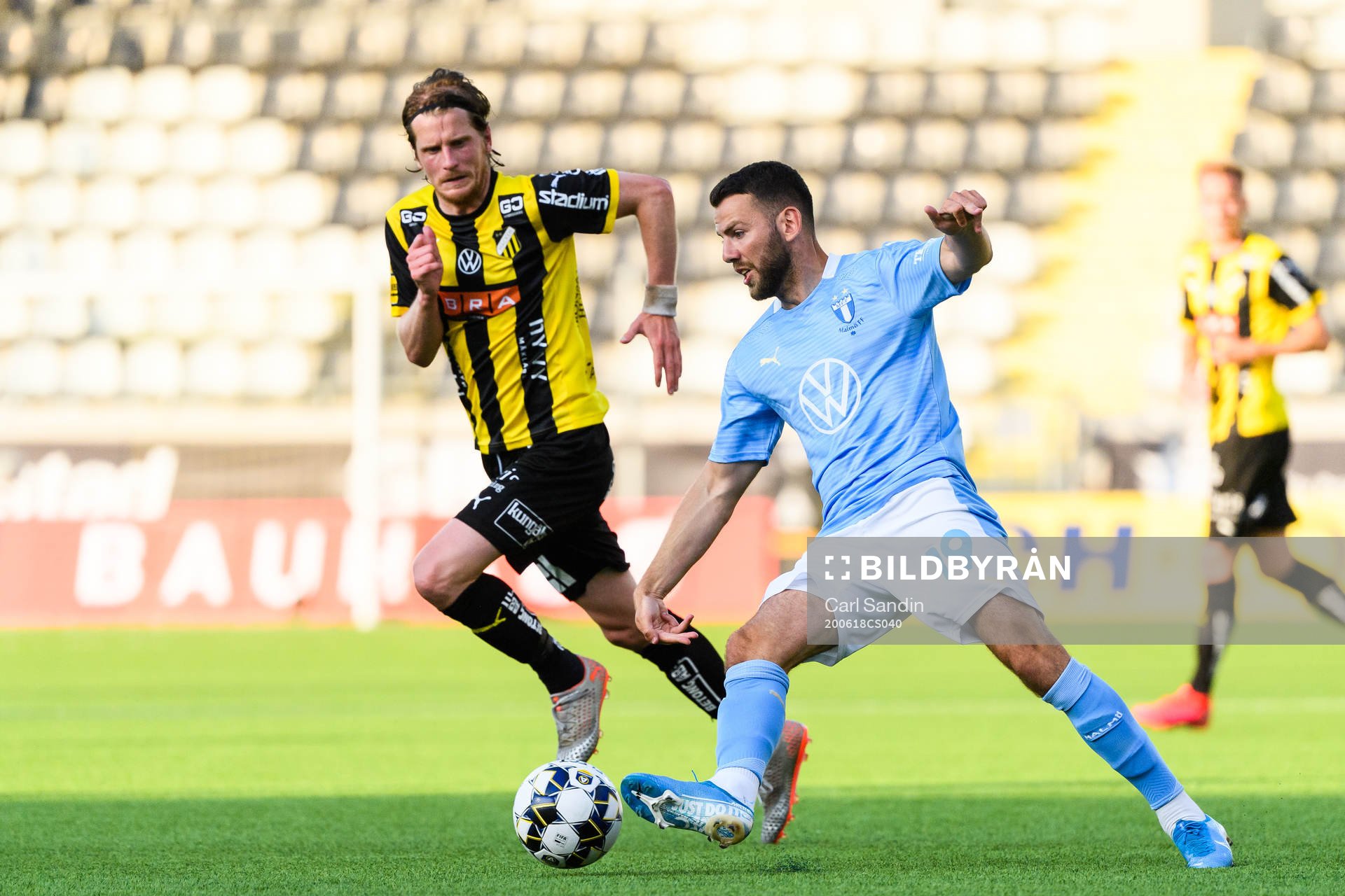 Häckens Erik Friberg och Malmö FFs Erdal Rakip