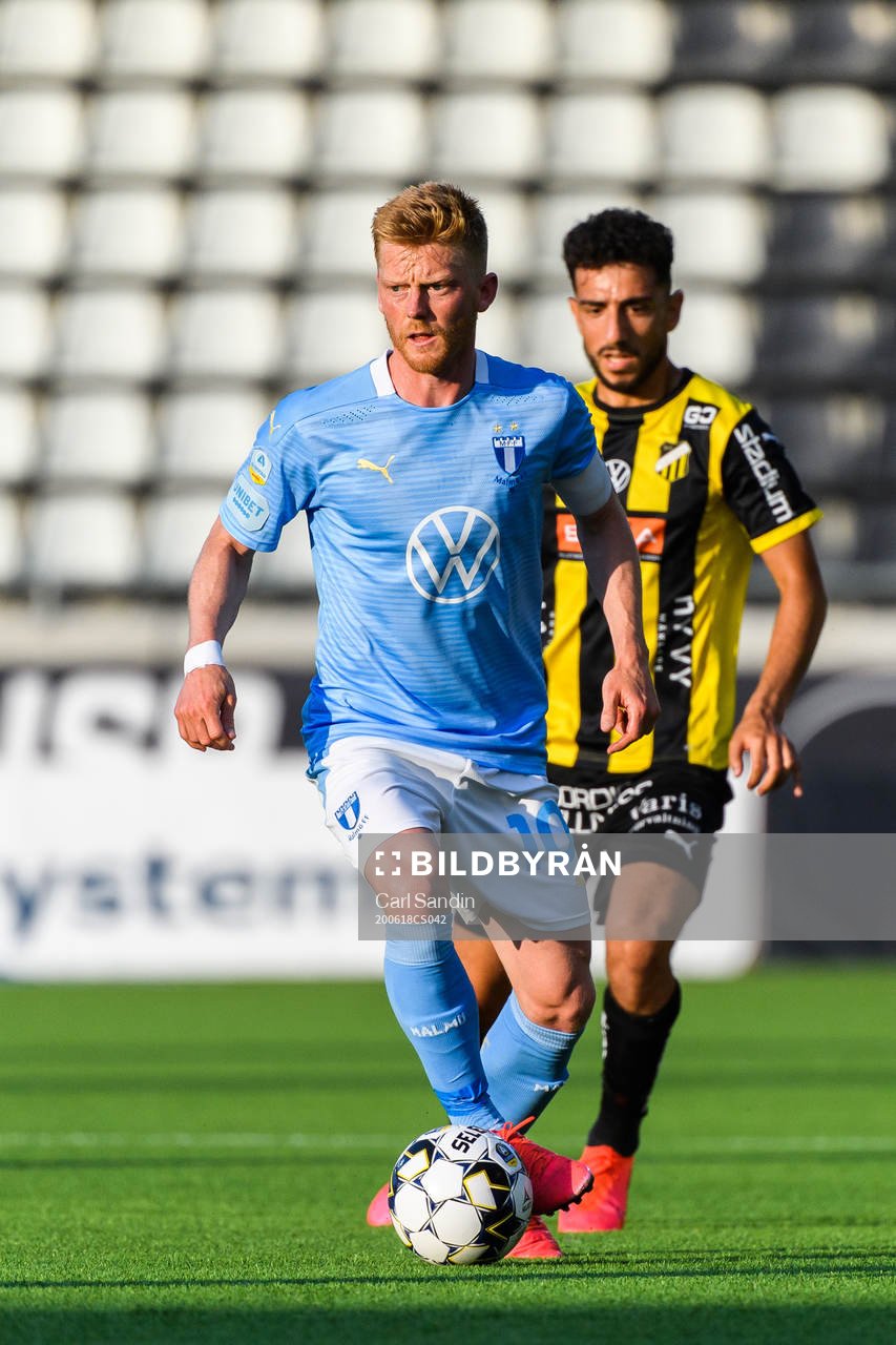 Malmö FFs Anders Christiansen och Häckens Daleho Irandust