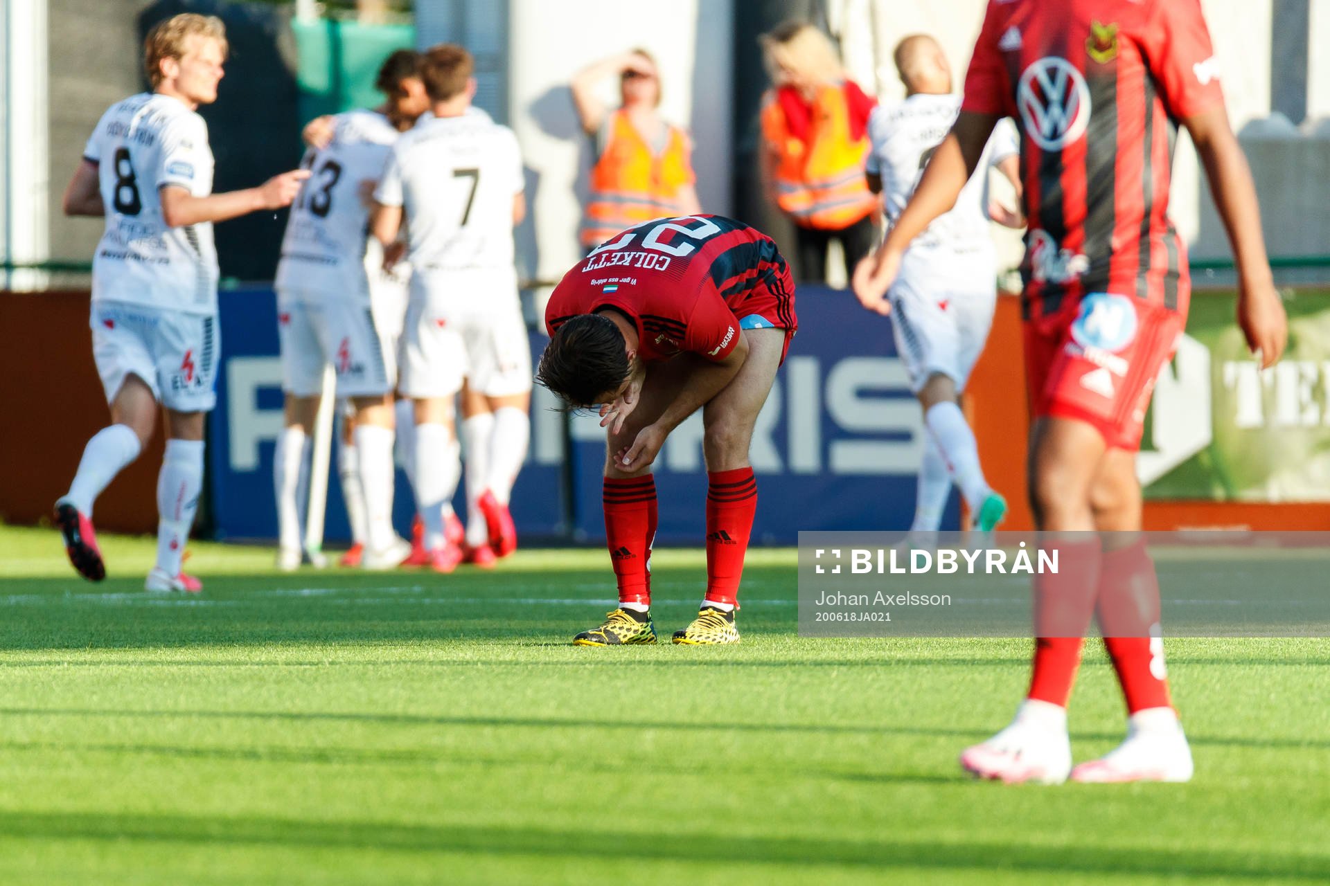 Östersunds Charlie Colkett deppar