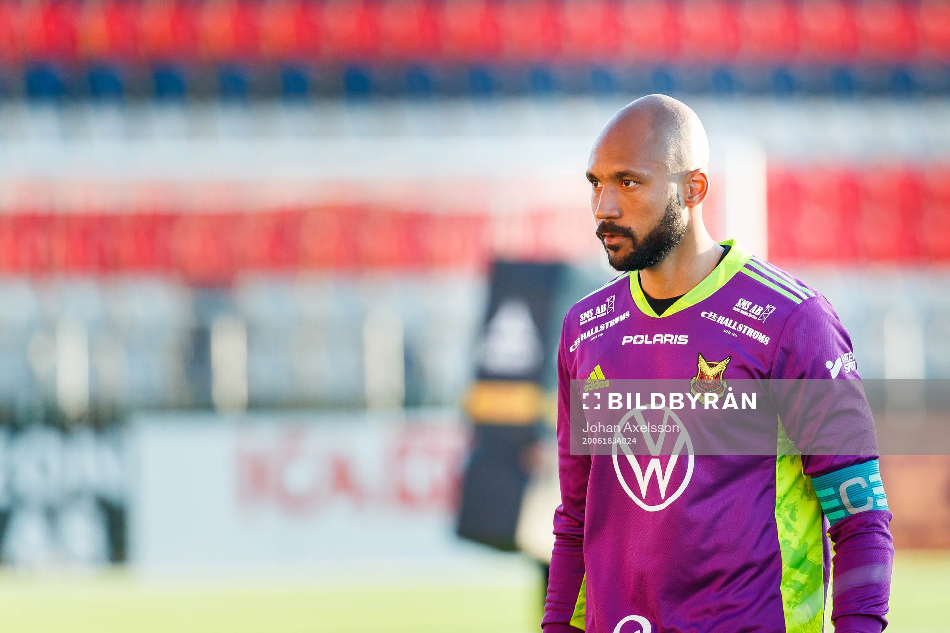 Östersunds målvakt Aly Keita deppar