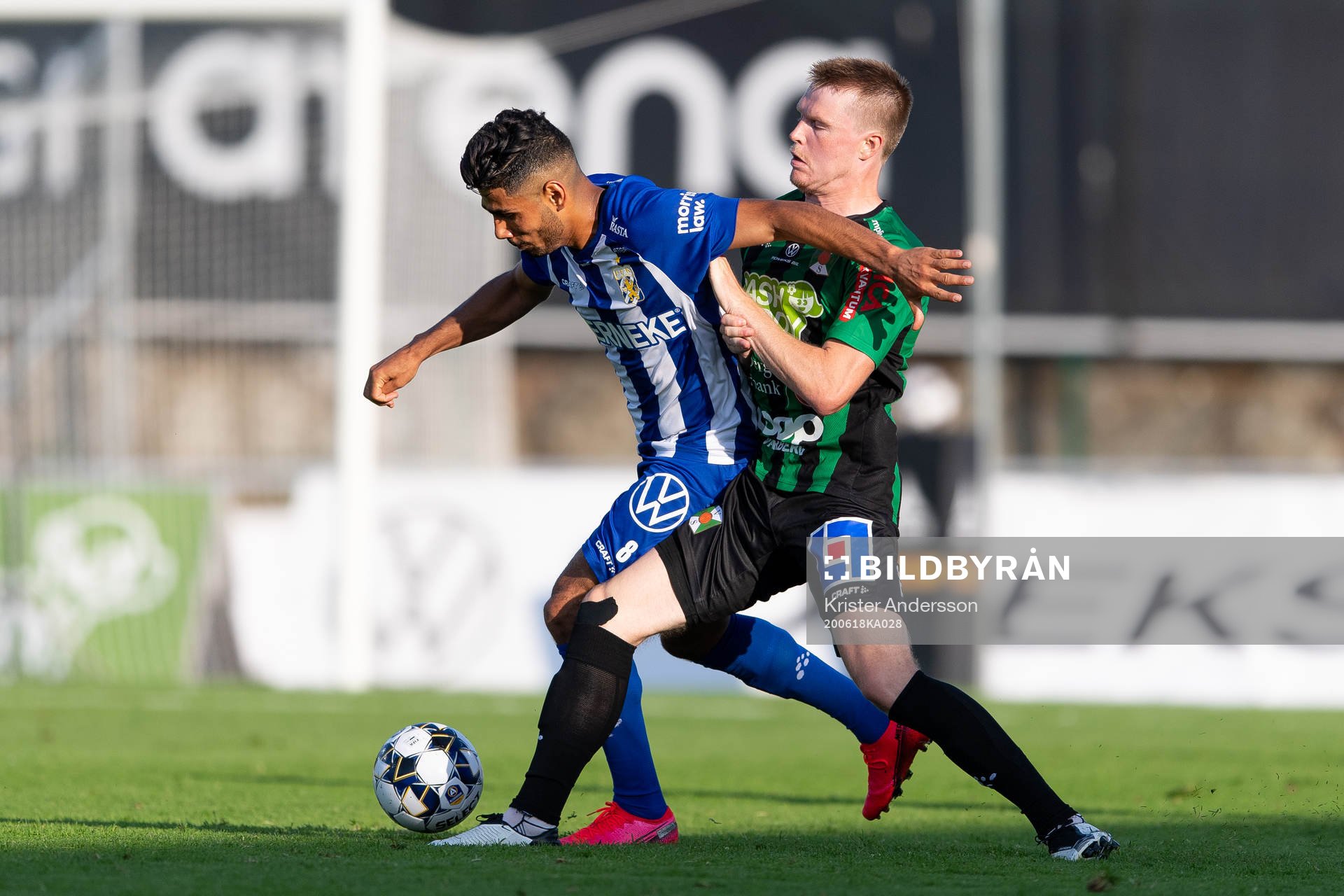 IFK Göteborgs Hosam Aiesh och Varbergs Anton Liljenbäck