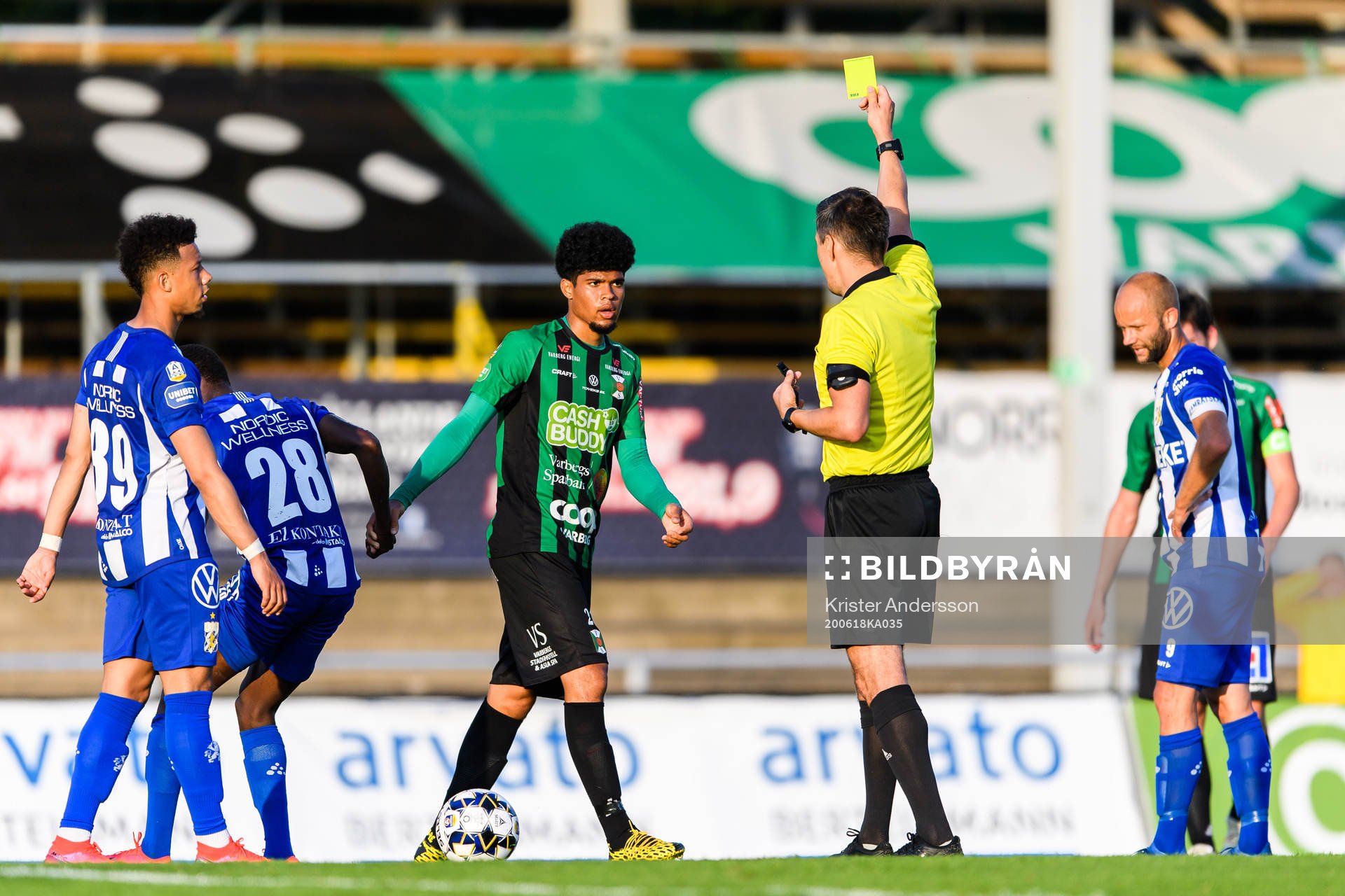 Varbergs Luke Le Roux tilldelas en varning