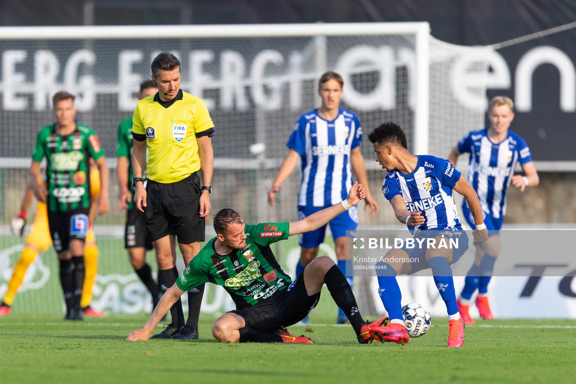 Varbergs Albert Ejupi och IFK Göteborgs Tobias Sana