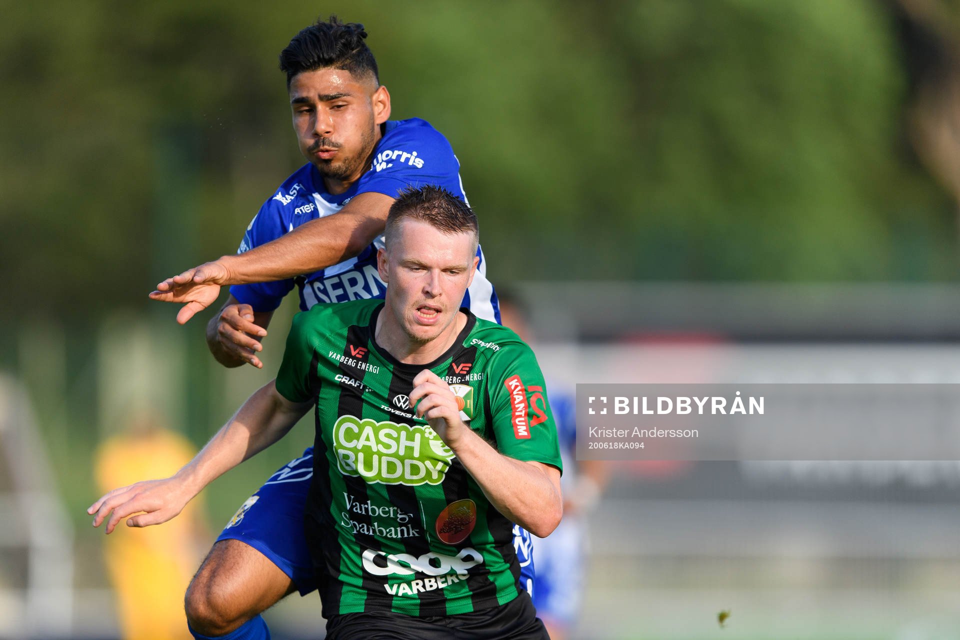 IFK Göteborgs Hosam Aiesh och Varbergs Anton Liljenbäck