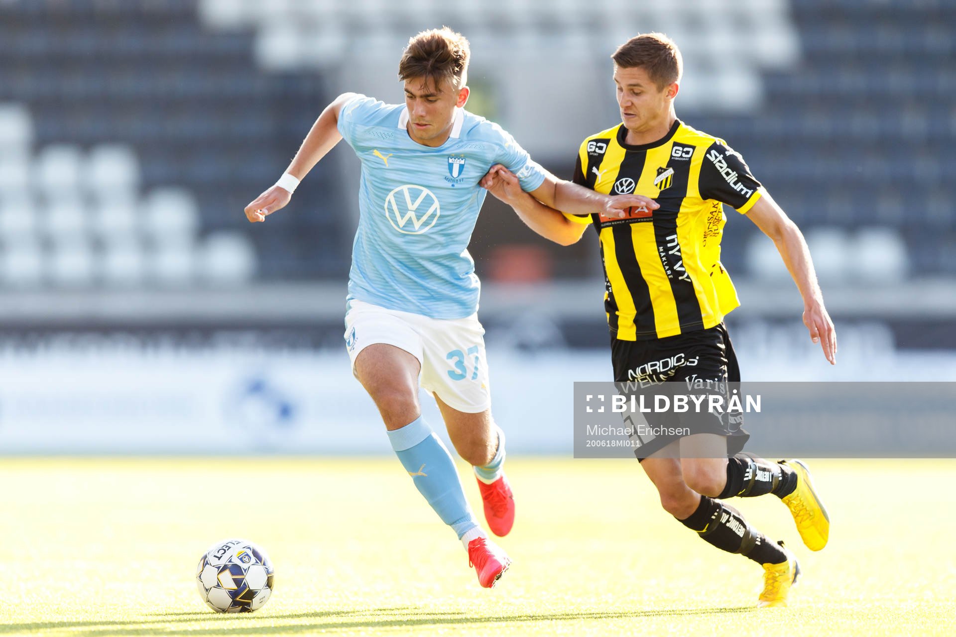Malmö FFs Tim Prica och Häckens Leo Bengtsson
