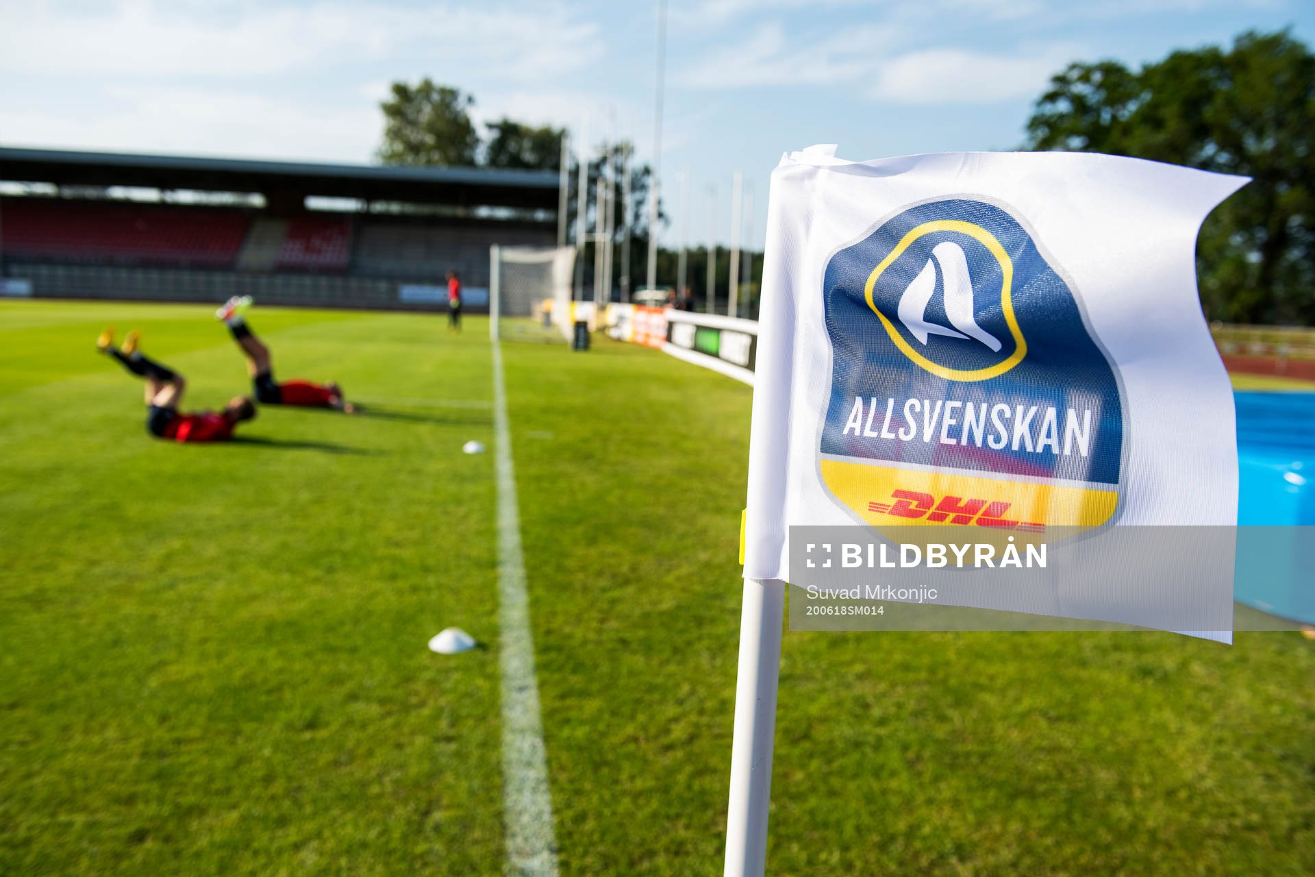 En hörnflagga med Allsvenskans logotyp