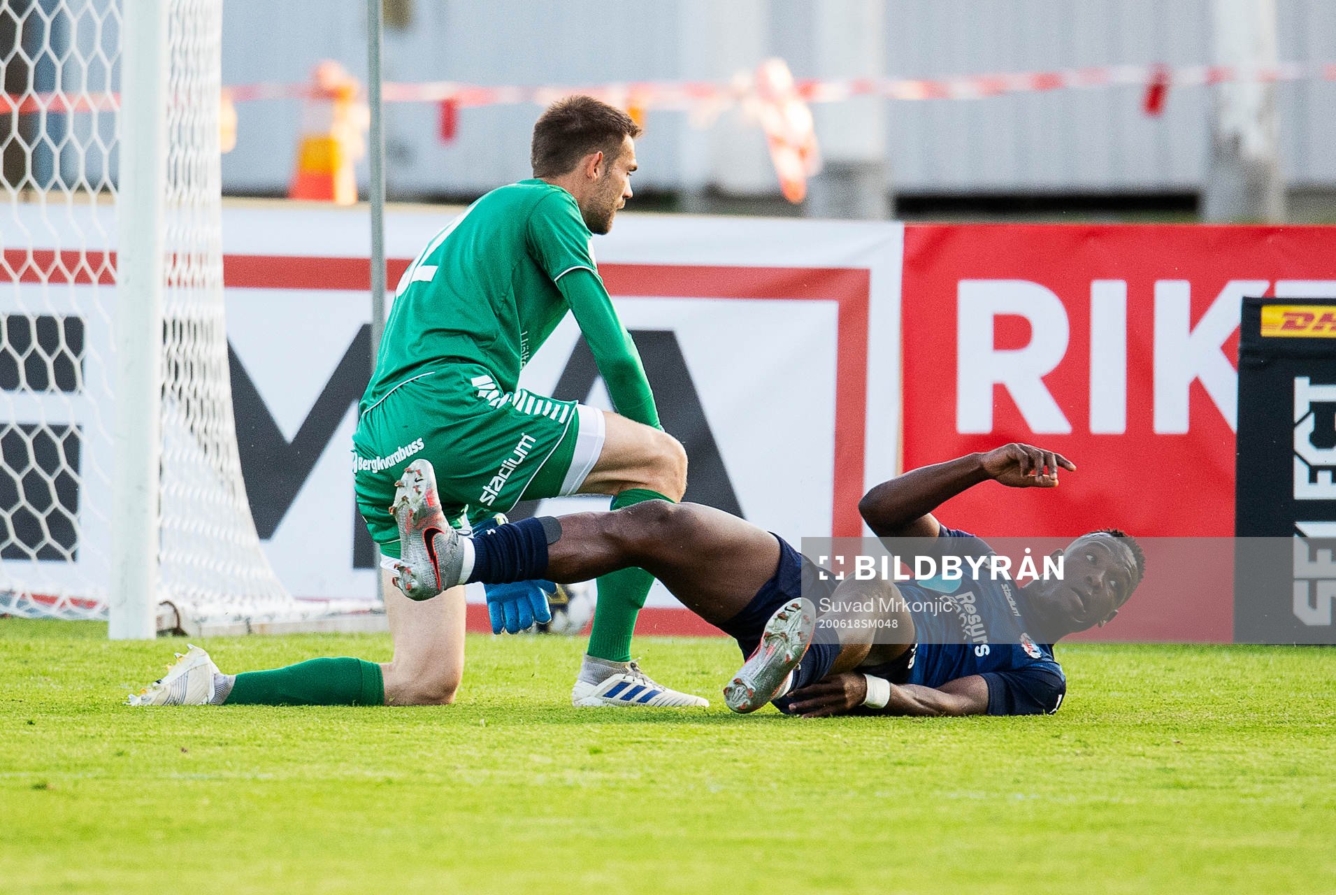 Kalmars målvakt Lucas Hägg-Johansson och Helsingborgs