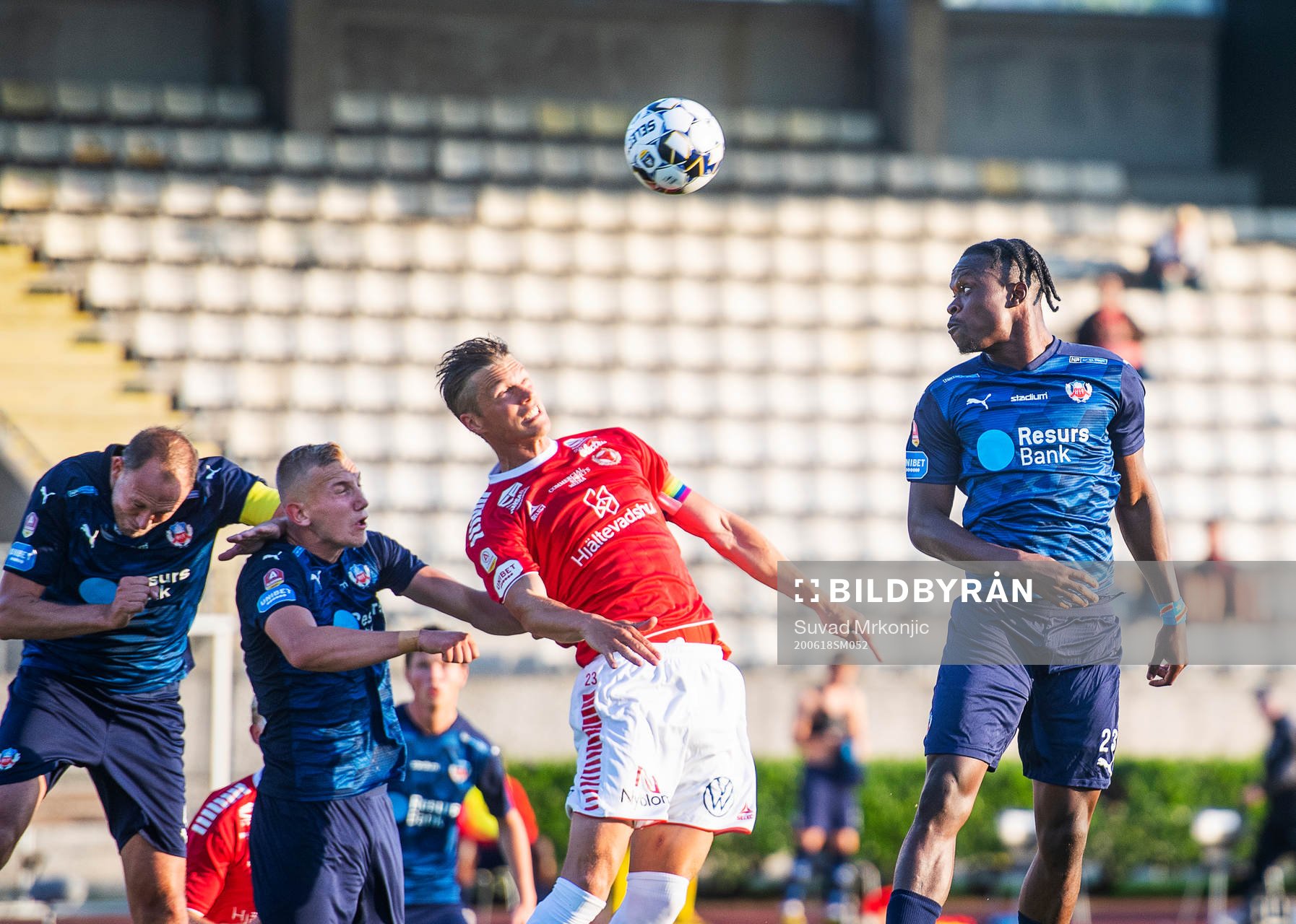 Kalmars Viktor Elm och Helsingborgs Noel Mbo