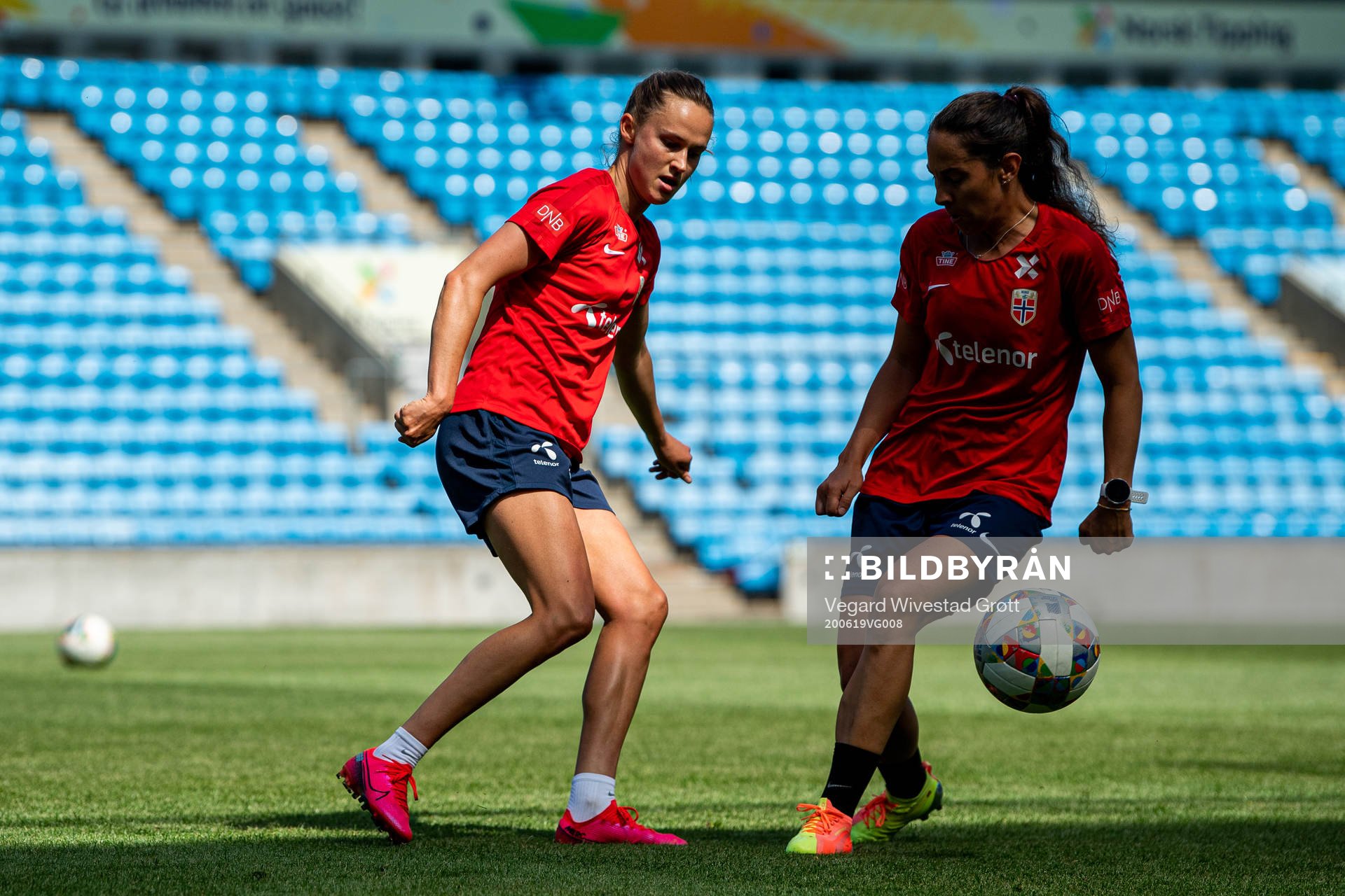 Caroline Graham Hansen and Ingrid Moe Wold of the Norwegian