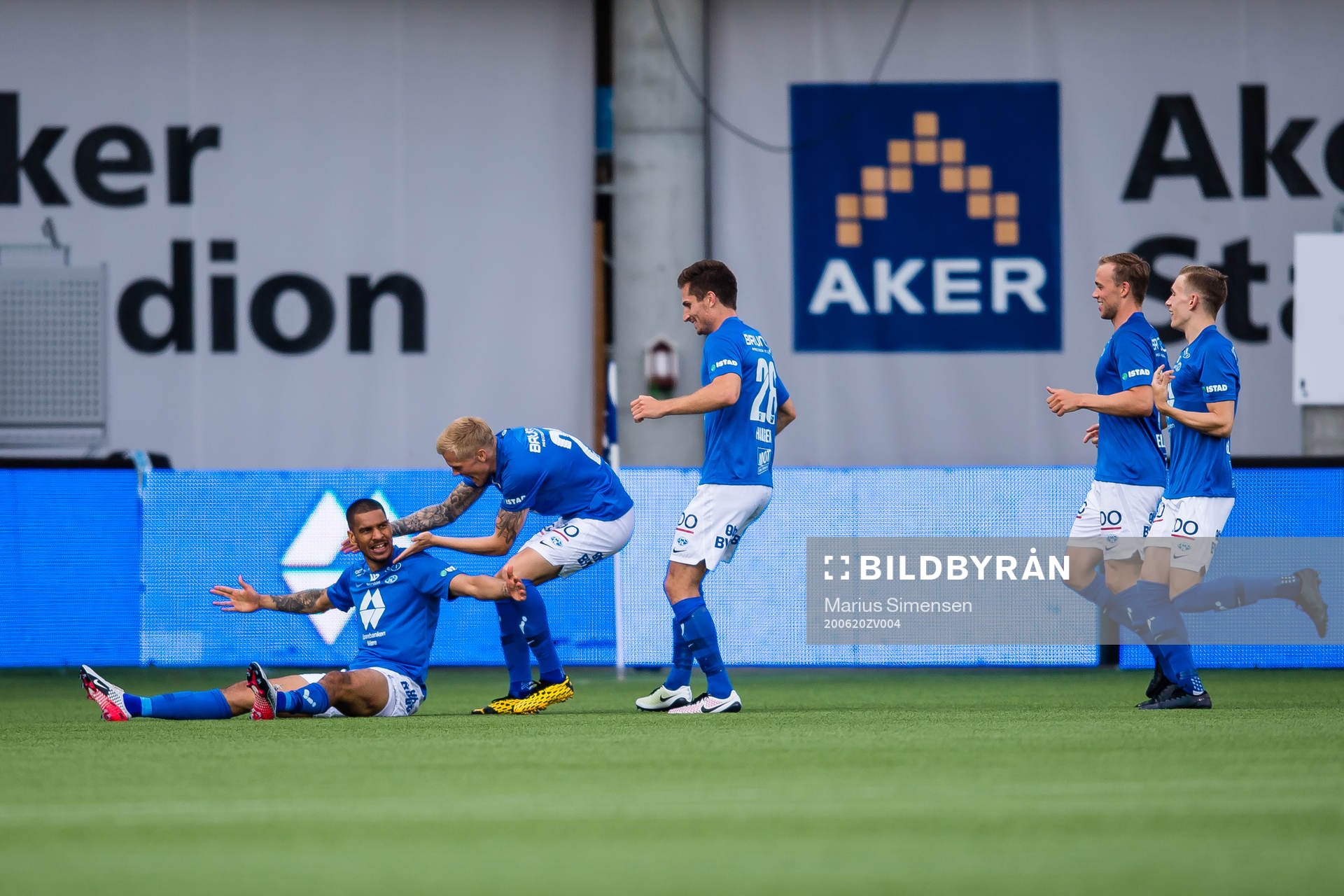 Ohikhuaeme Ohi Omoijuanfo of Molde celebrates
