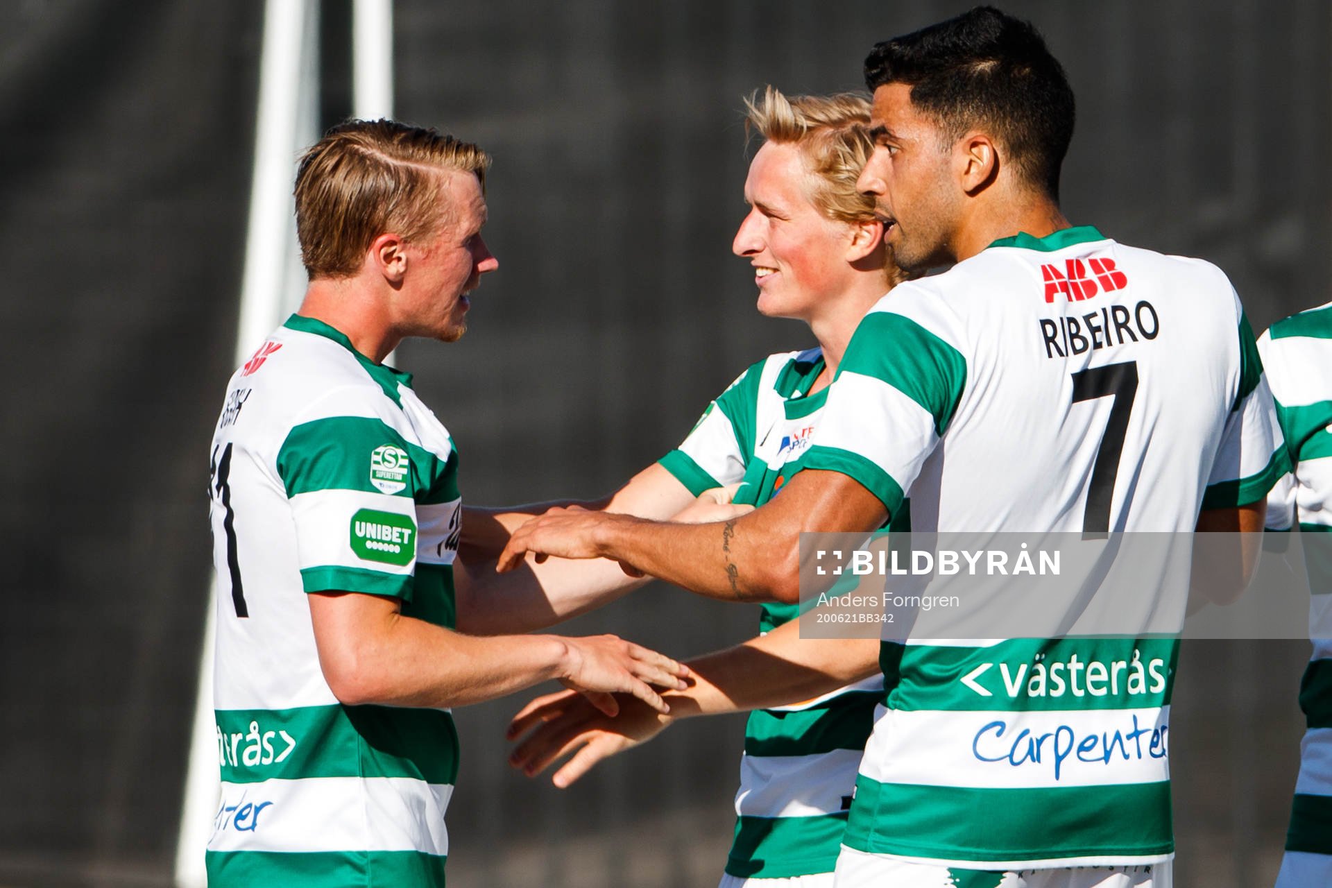 Västerås spelare jublar