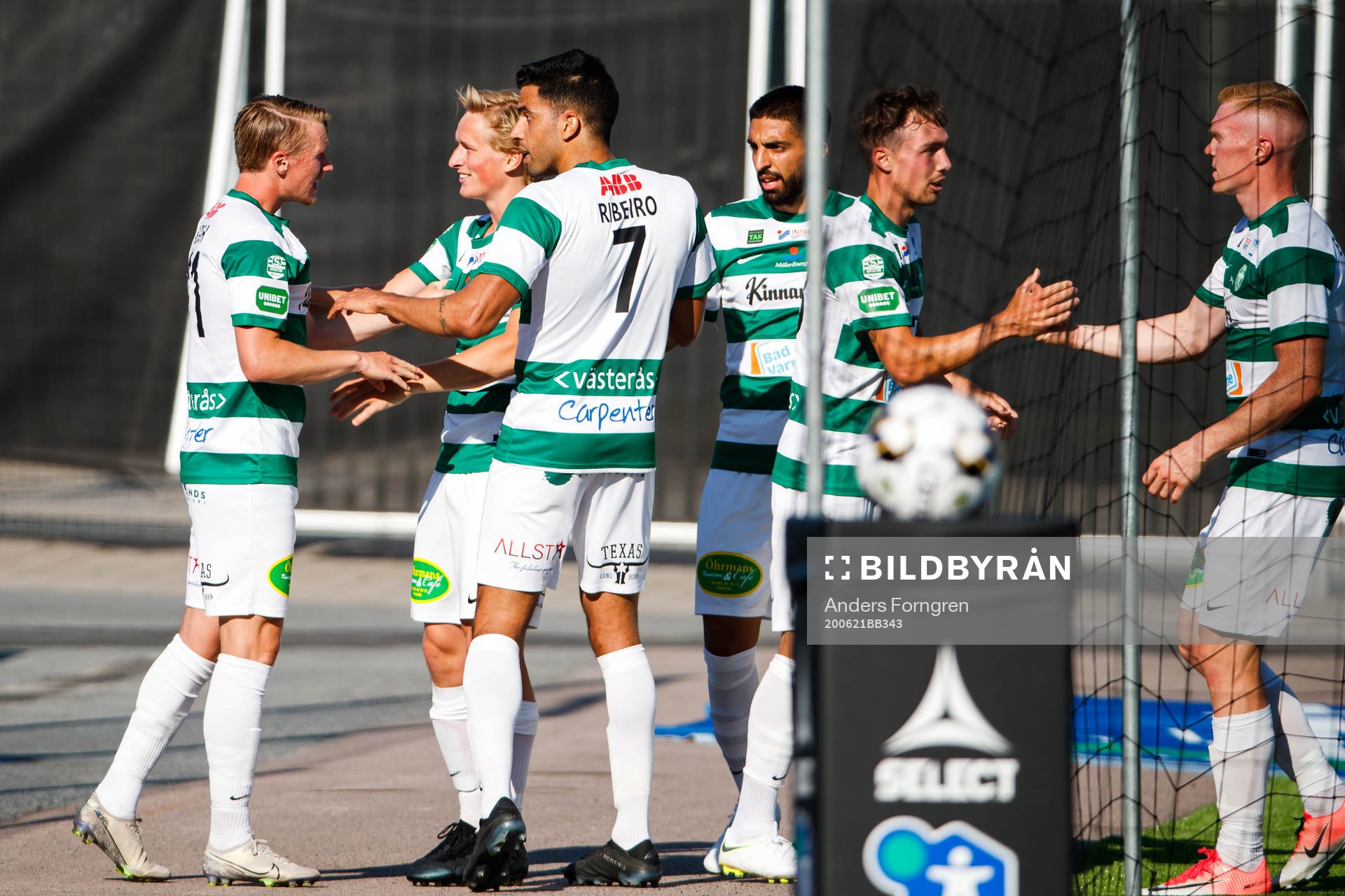 Västerås spelare jublar