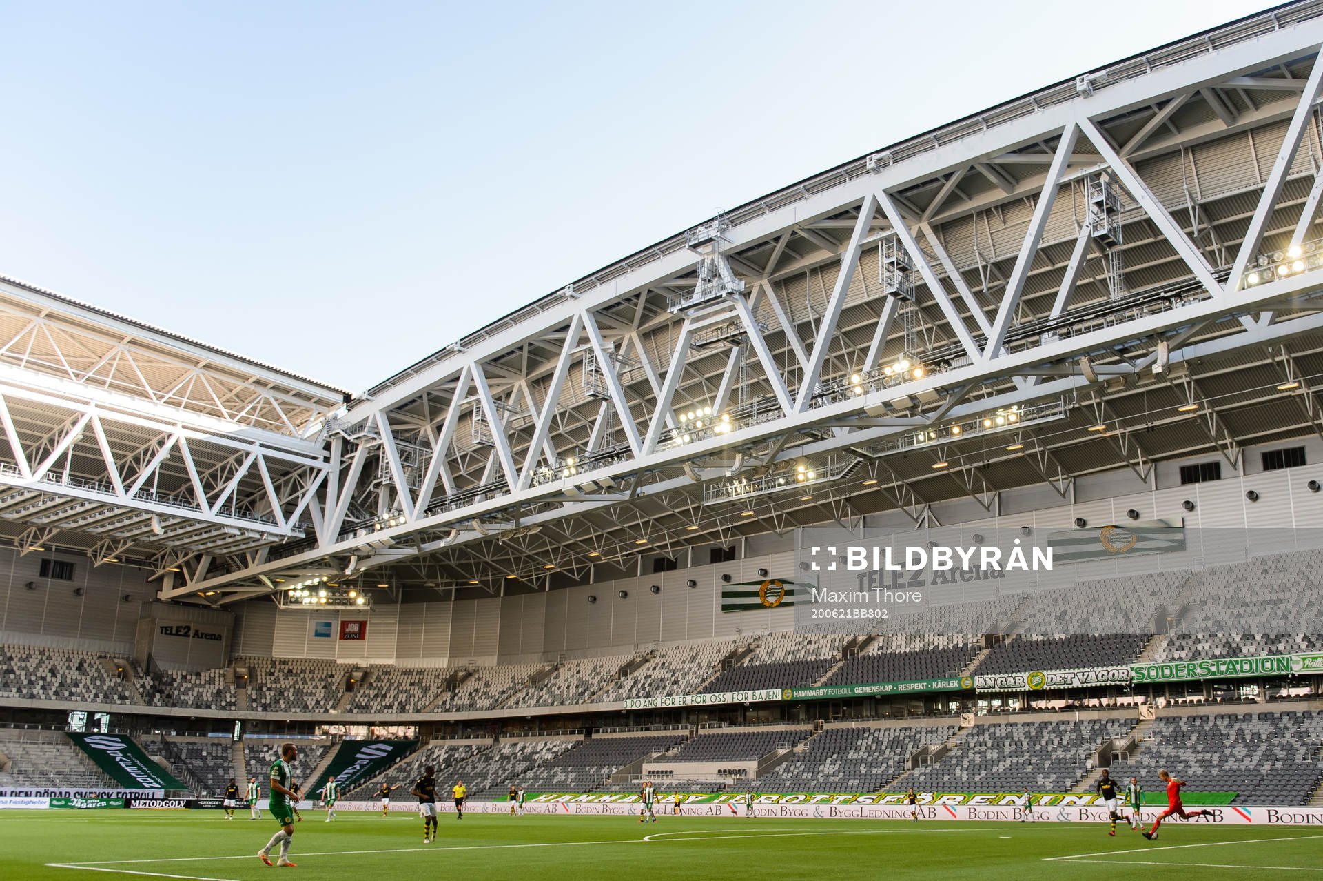Vy över Tele2 Arena och fotbollsmatchen i Allsvenskan