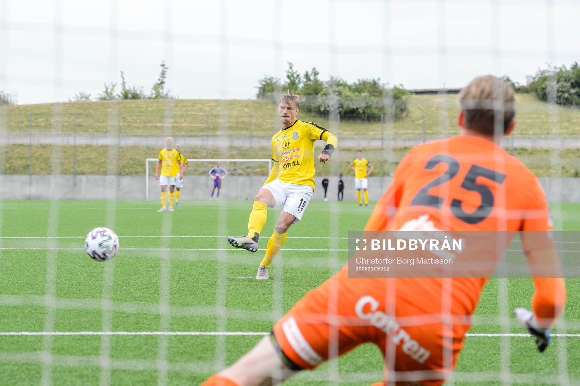 Lunds Jesper Rindmo gör 1-0 på straff