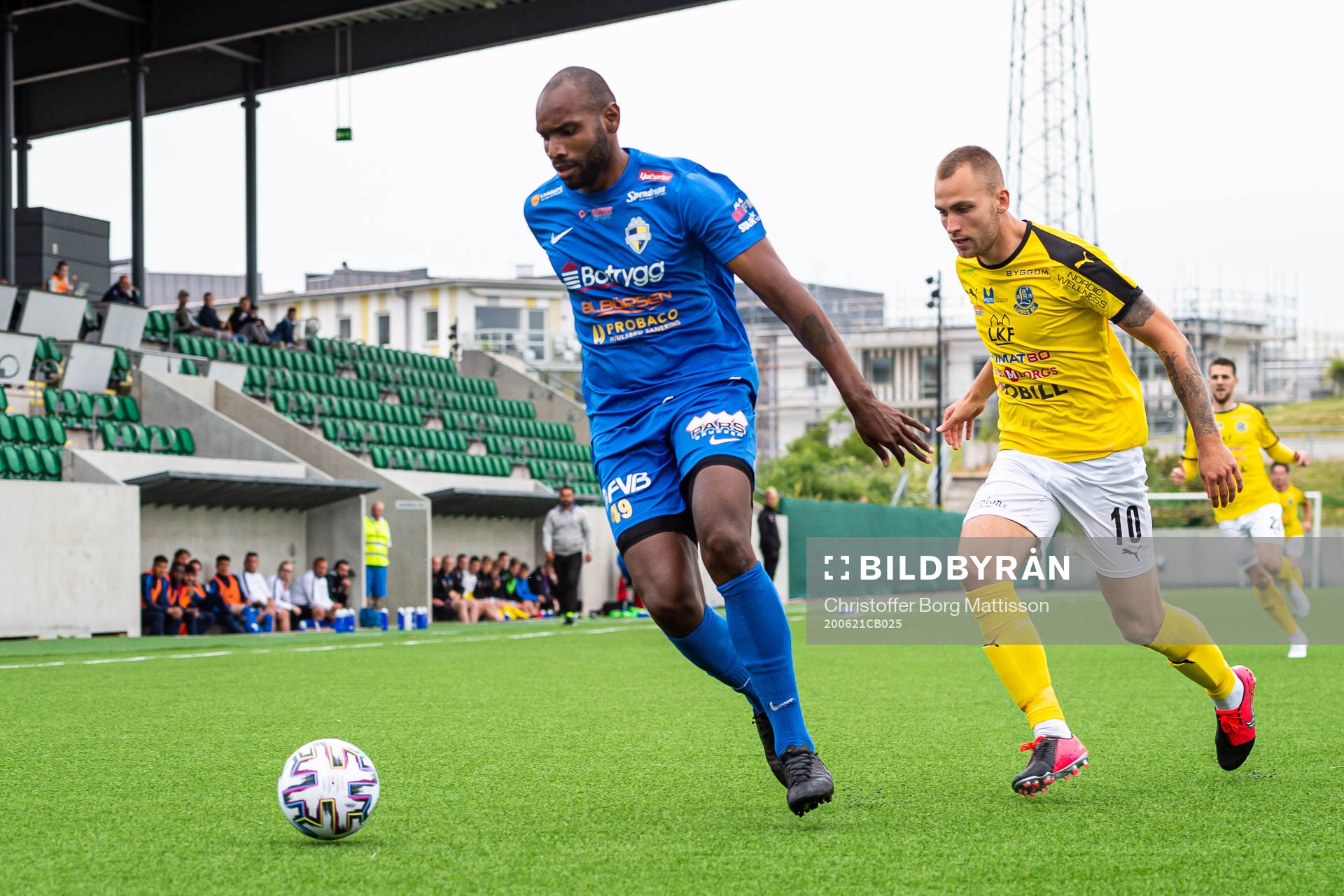Linköpings Almir Gullit dos Santos och Lunds Filip Bohman