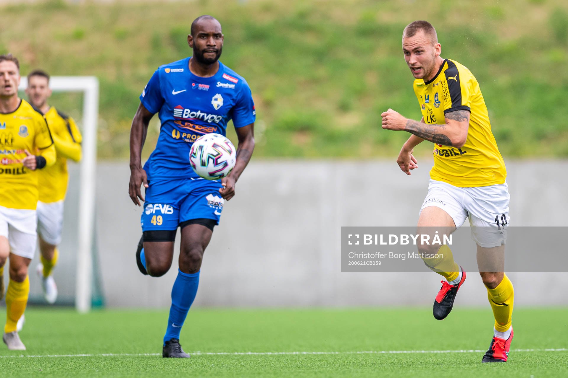 Linköpings Almir Gullit dos Santos och Lunds Filip Bohman