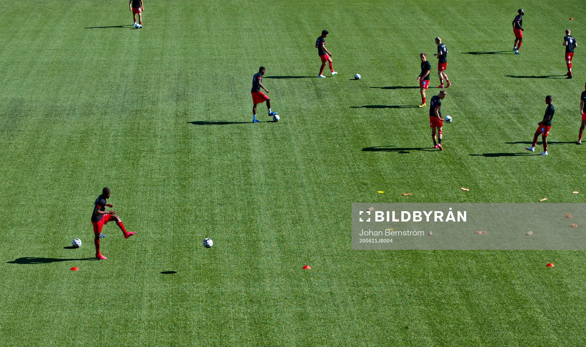 Östersunds spelarna värmer upp