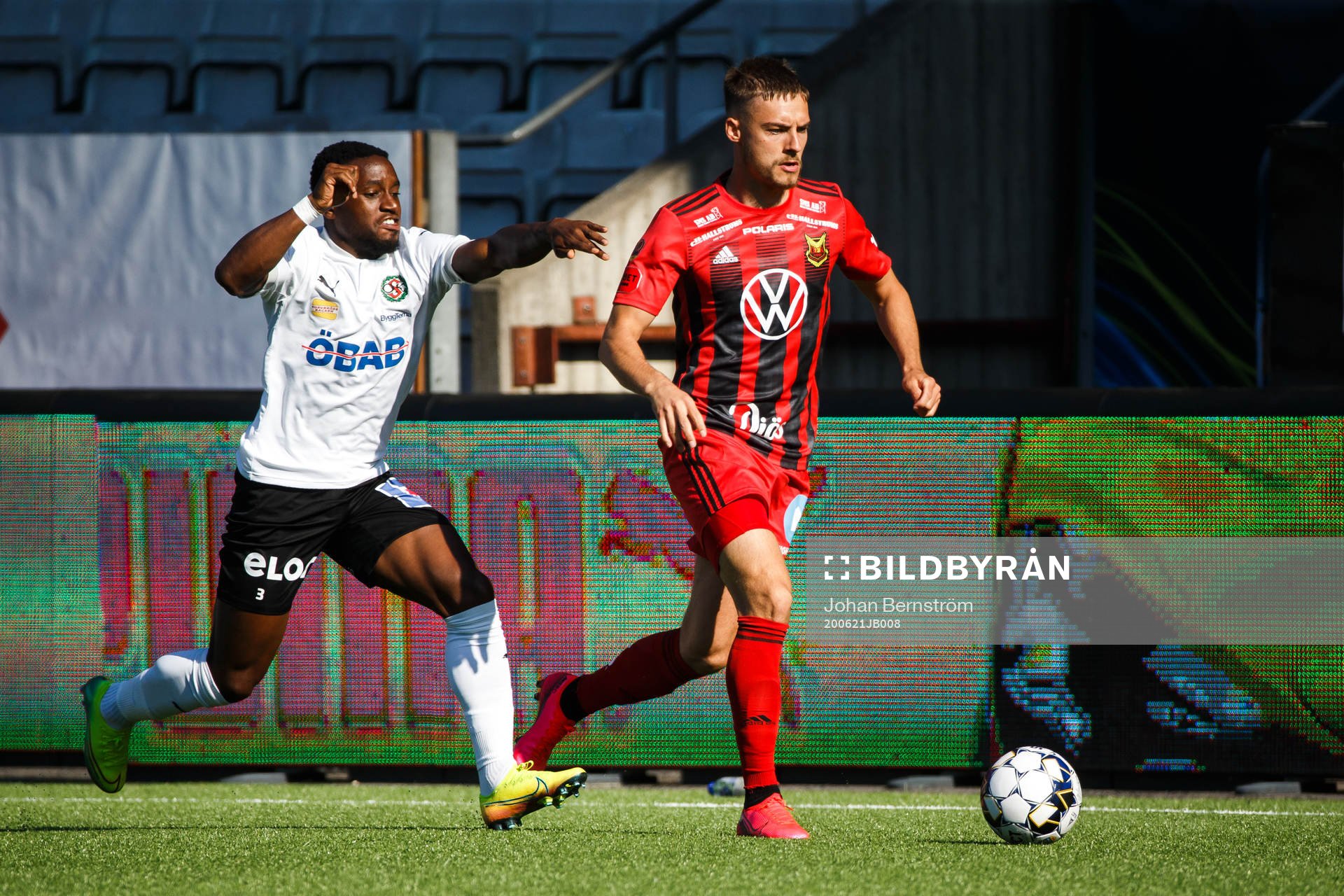Östersunds Felix Hörberg och Örebros Kevin Wright