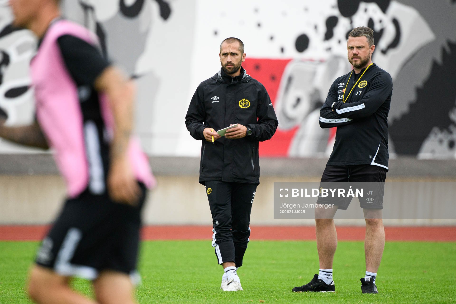 Assisterande tränare Emir Bajrami och manager Jimmy Thelin