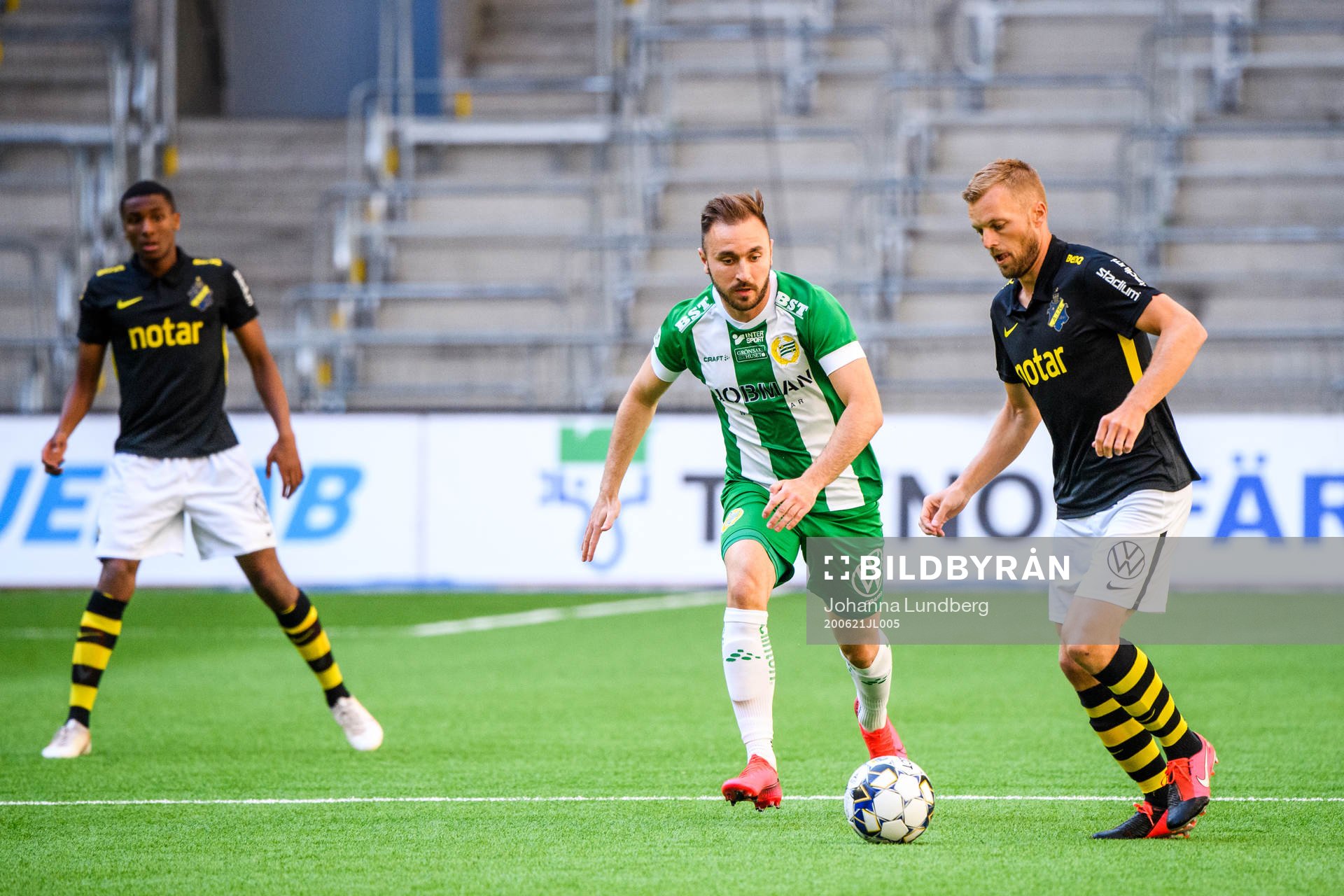 s Sebastian Larsson
