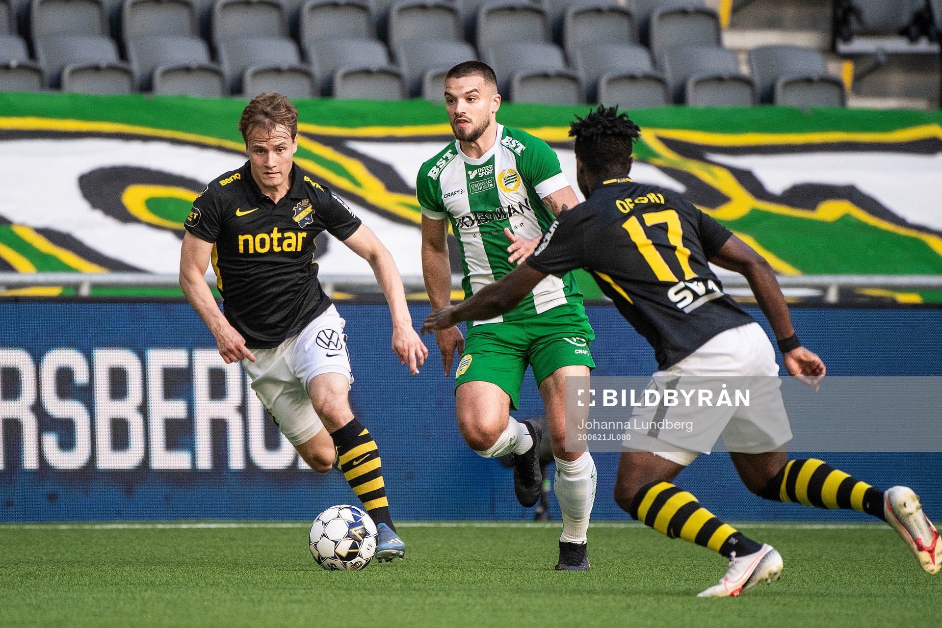 s Tom Strannegård och Hammarbys Vladimir Rodic