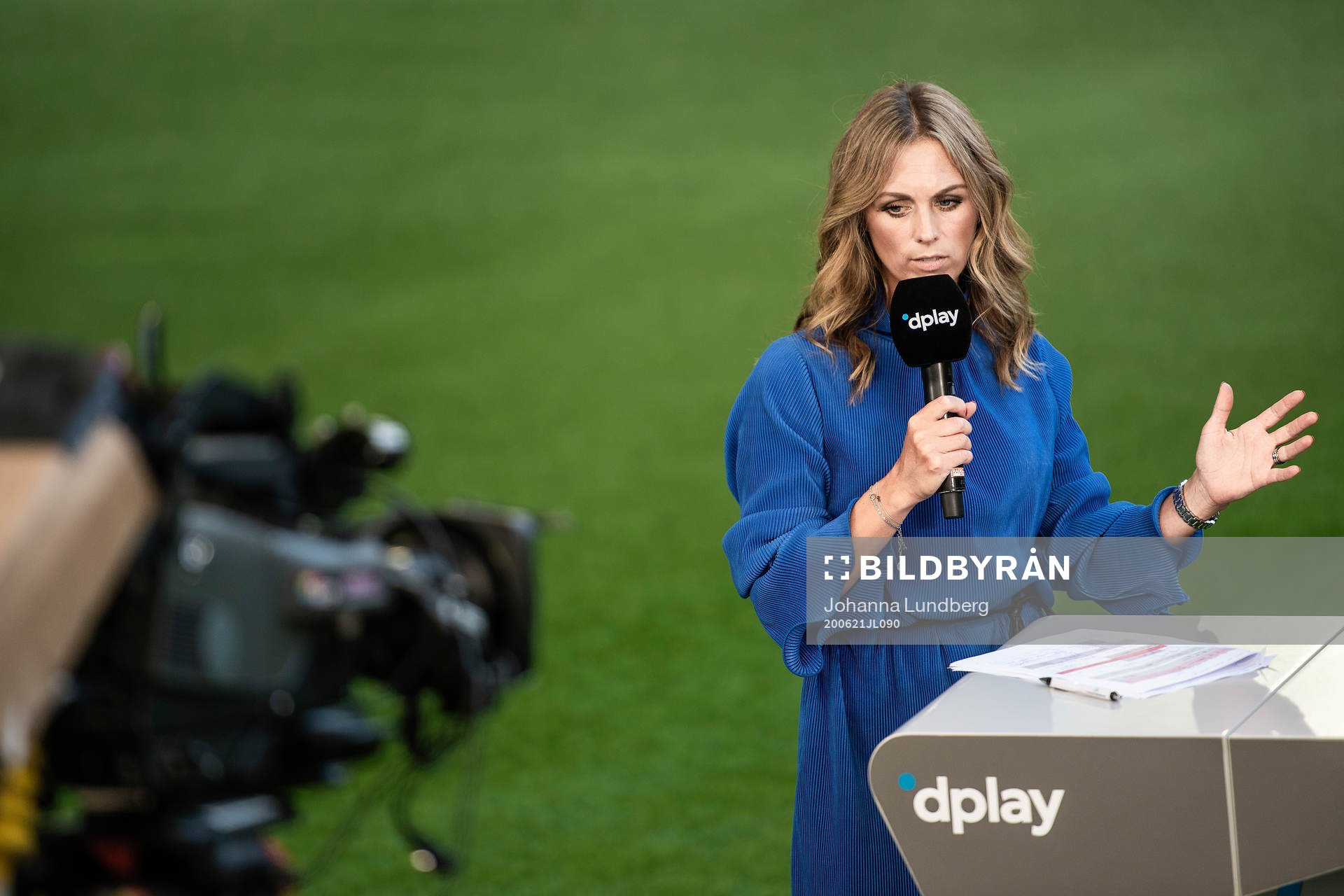 Dplay’s studio med Karin Frick under fotbollsmatchen i Allsvenskan mellan Hammarby och AIK den 21 juni 2020 i Stockholm.