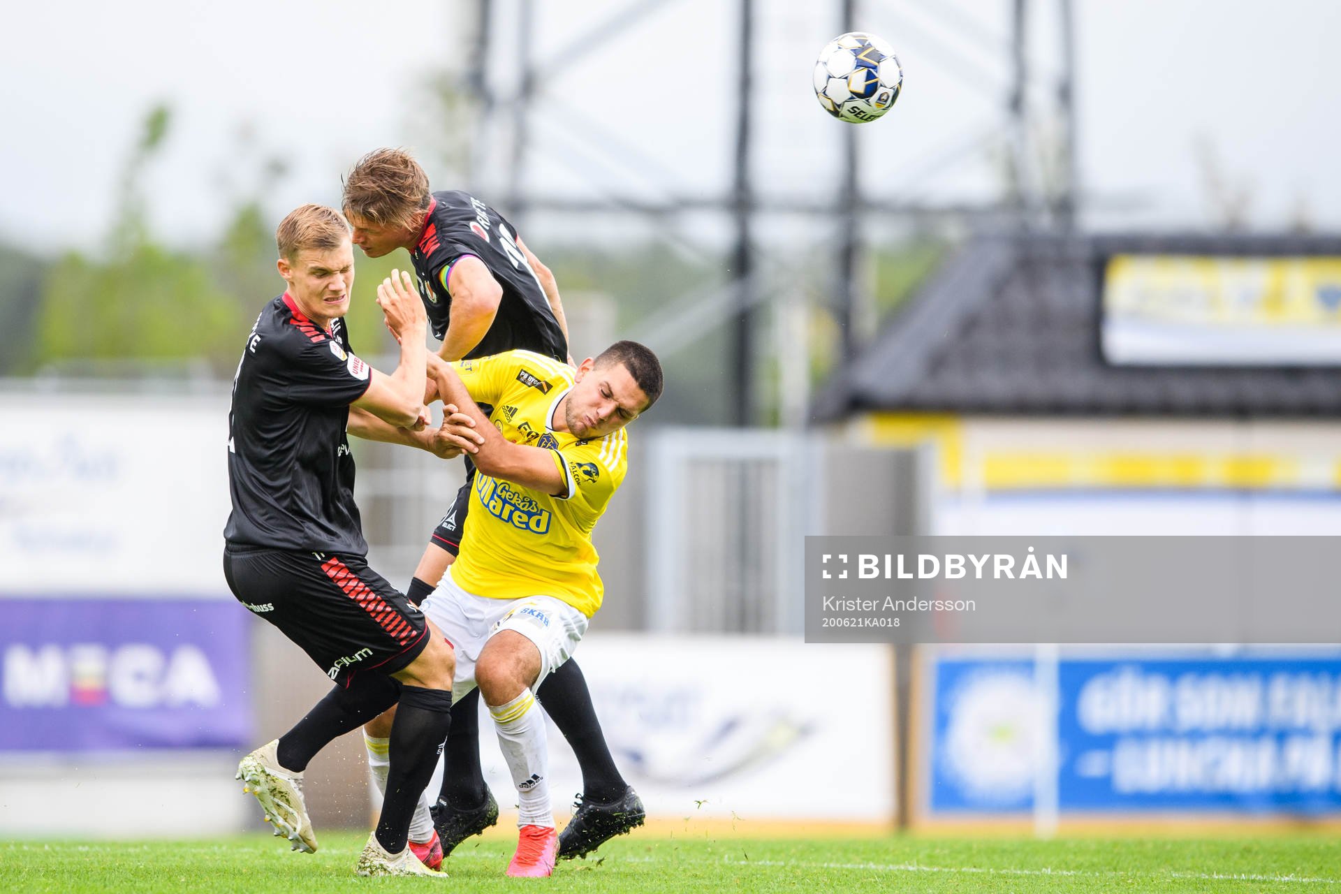 Kalmars Svante Ingelsson och Falkenbergs Edi Sylisufaj