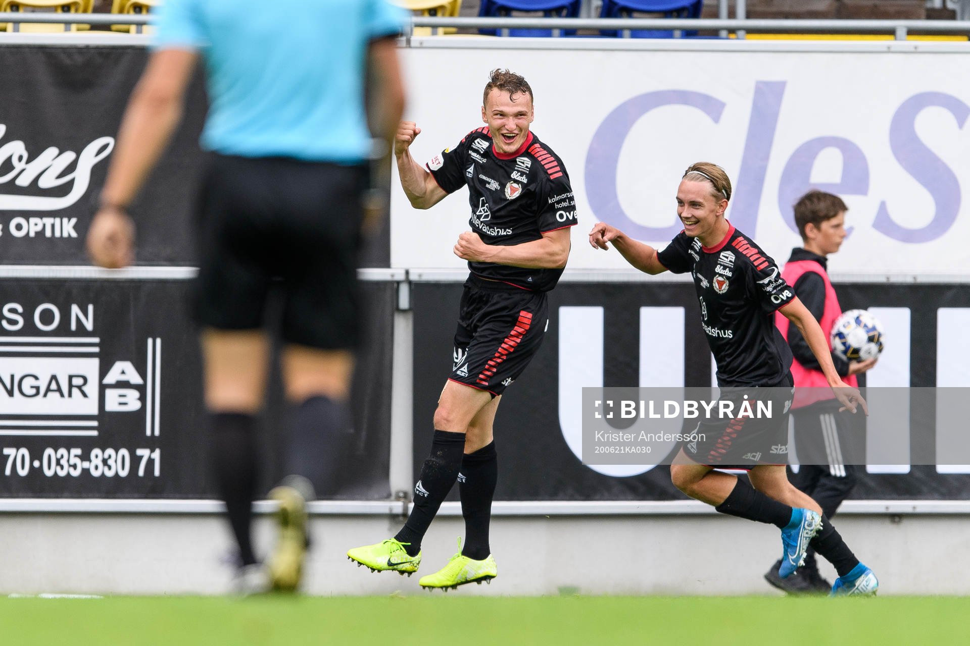 Kalmars Piotr Johansson jublar efter 0-2 under fotbollsmatchen i Allsvenskan mellan Falkenberg och Kalmar den 21 juni 2020 i Falkenberg.