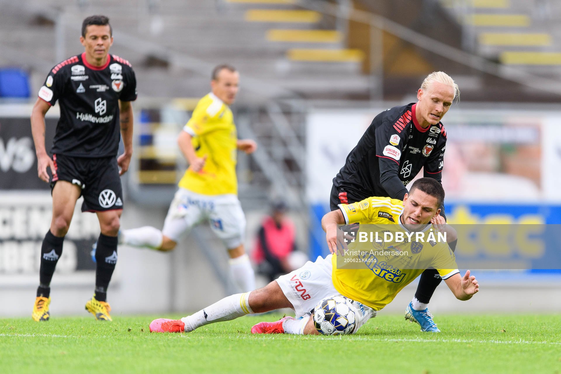 Kalmars Henrik Löfkvist och Falkenbergs Edi Sylisufaj
