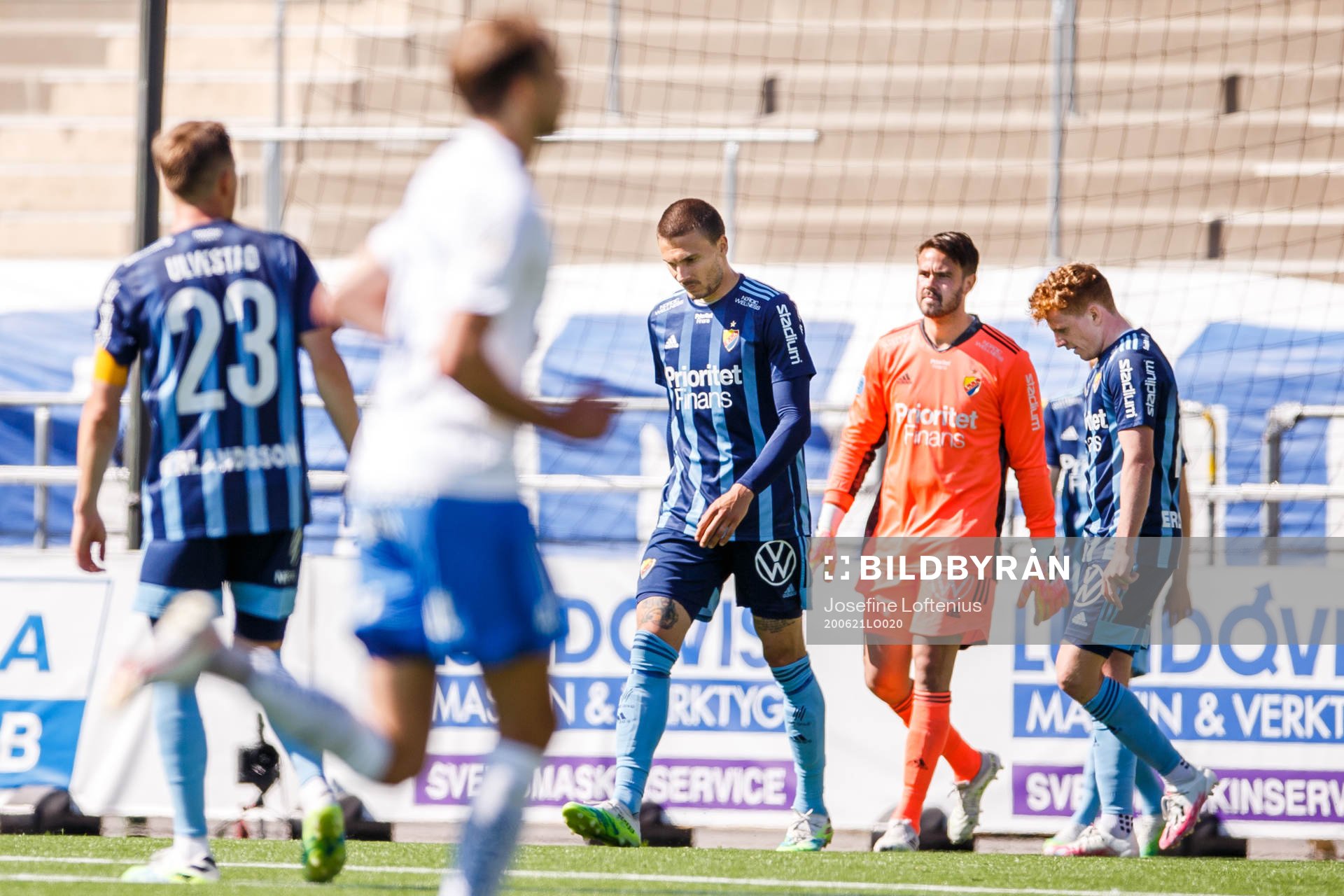 Djurgårdens Erik Berg och målvakt Tommi Vaiho deppar