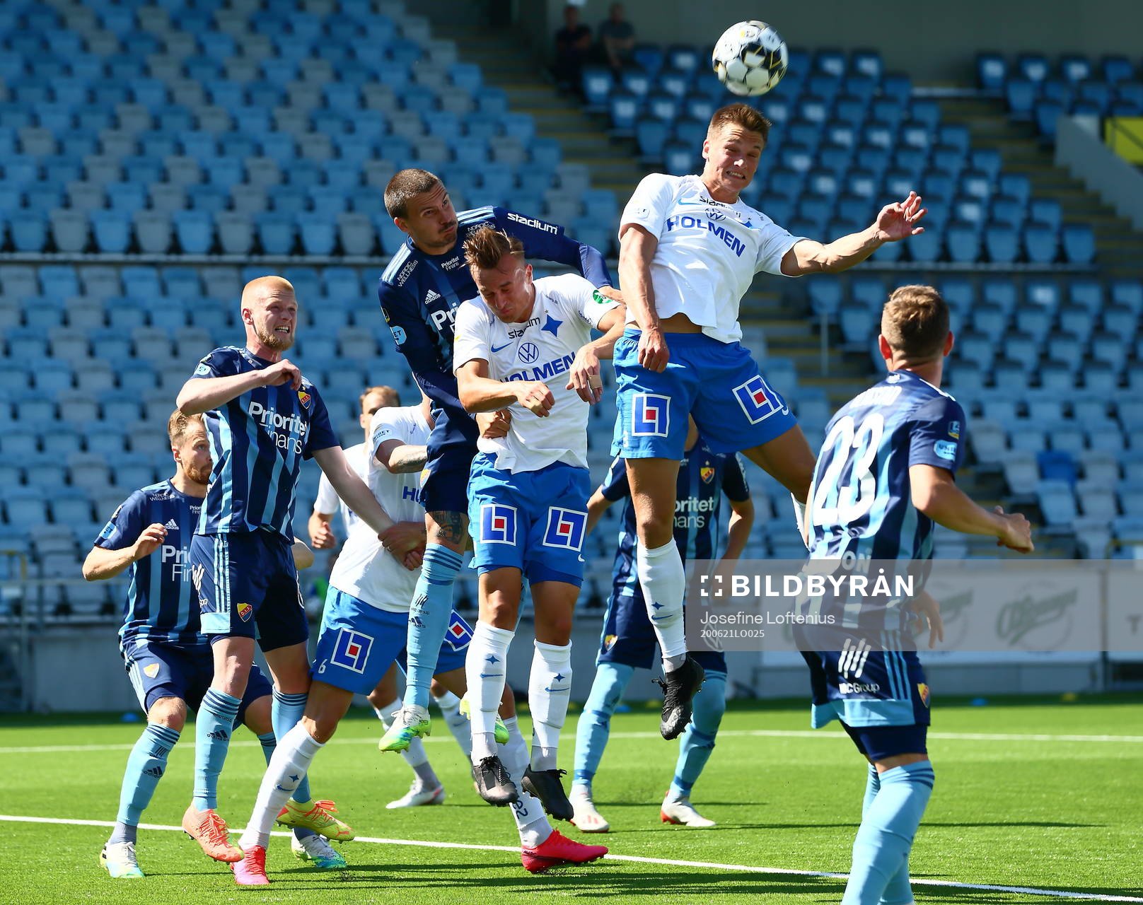 IFK Norrköpings Rasmus Stensbæk Lauritsen nickar in mål