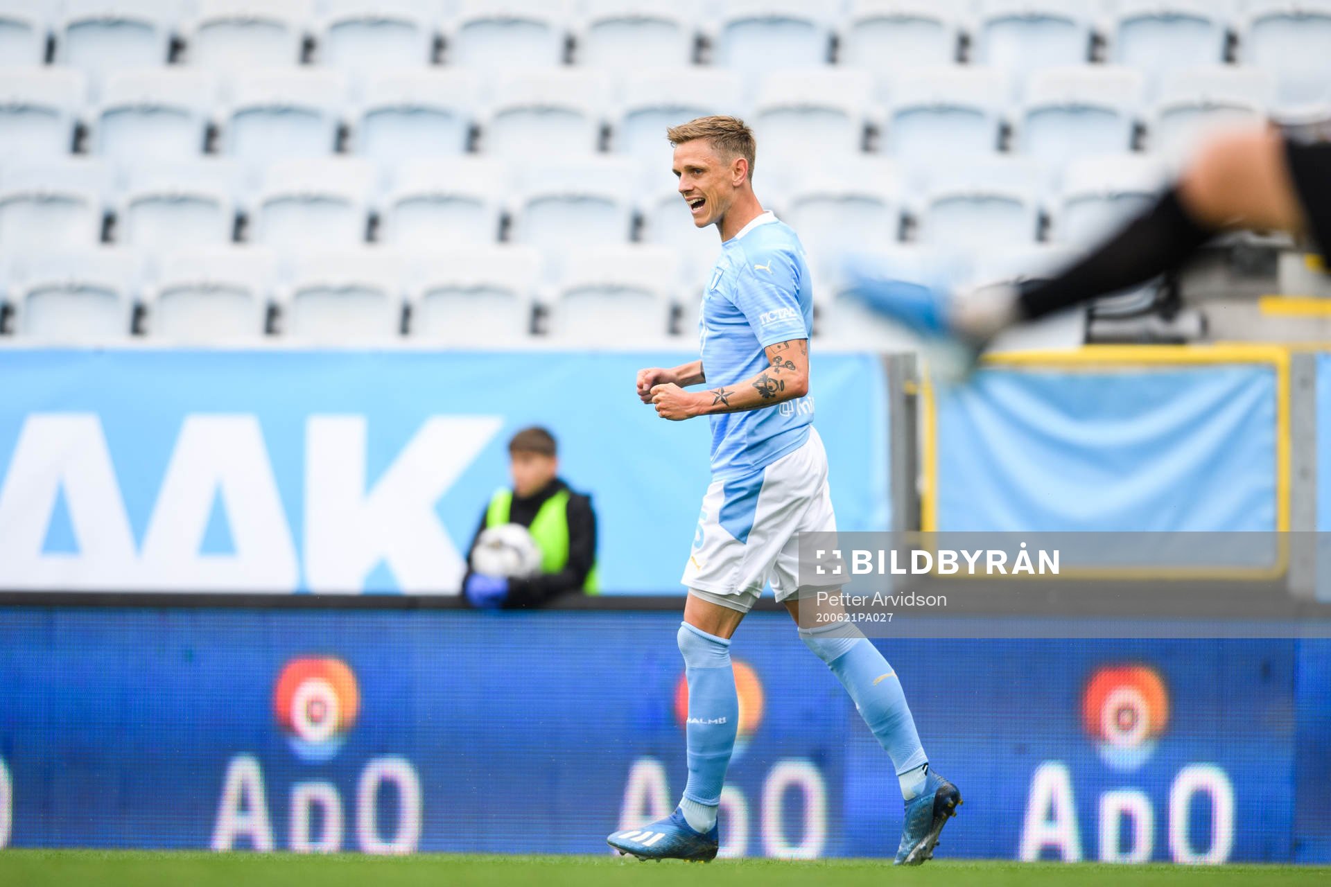 Malmö FFs Sören Rieks jublar efter 1-0 under fotbollsmatchen i Allsvenskan mellan Malmö FF och Varberg den 21 juni 2020 i Malmö.