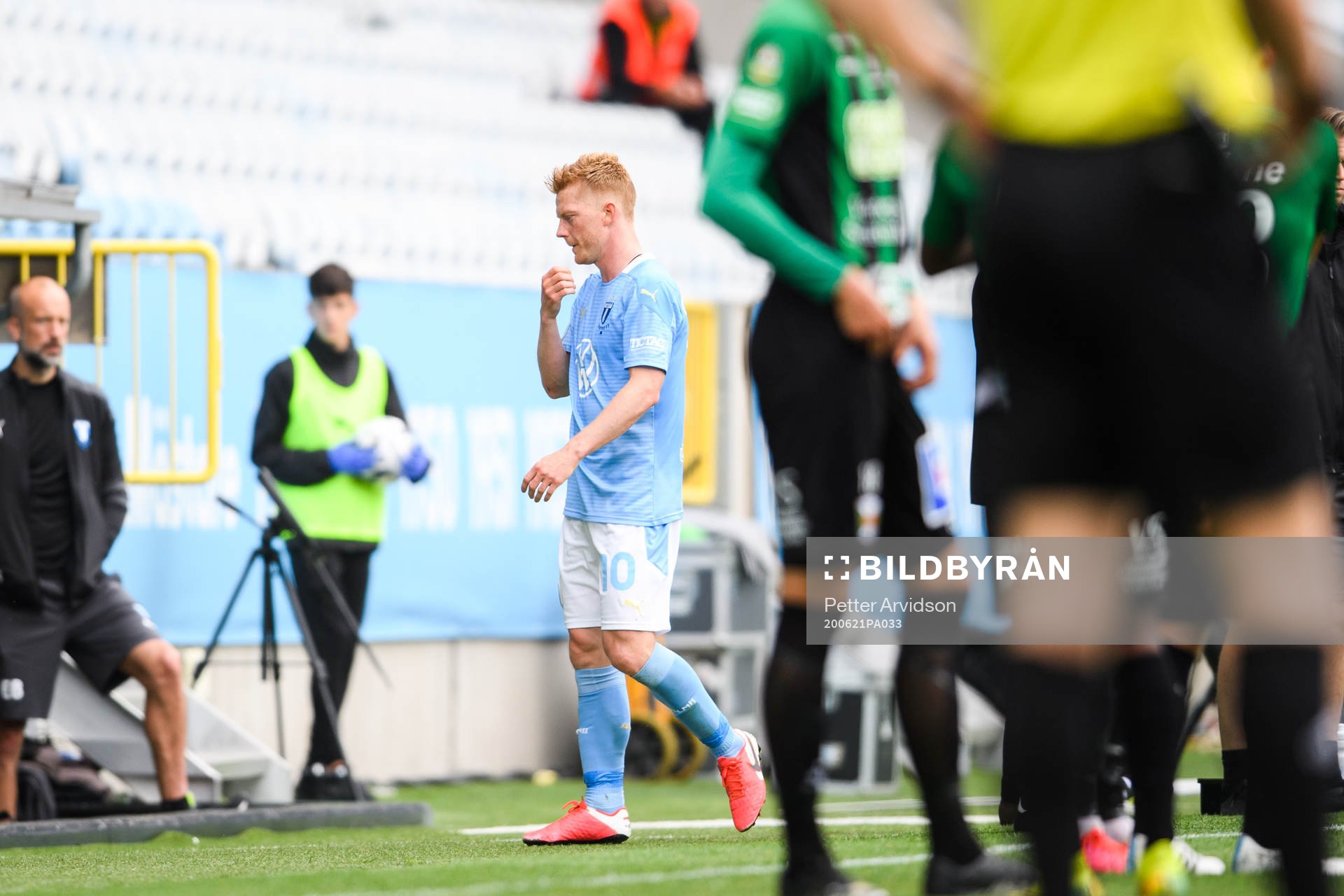 Malmö FFs Anders Christiansen lämnar planen