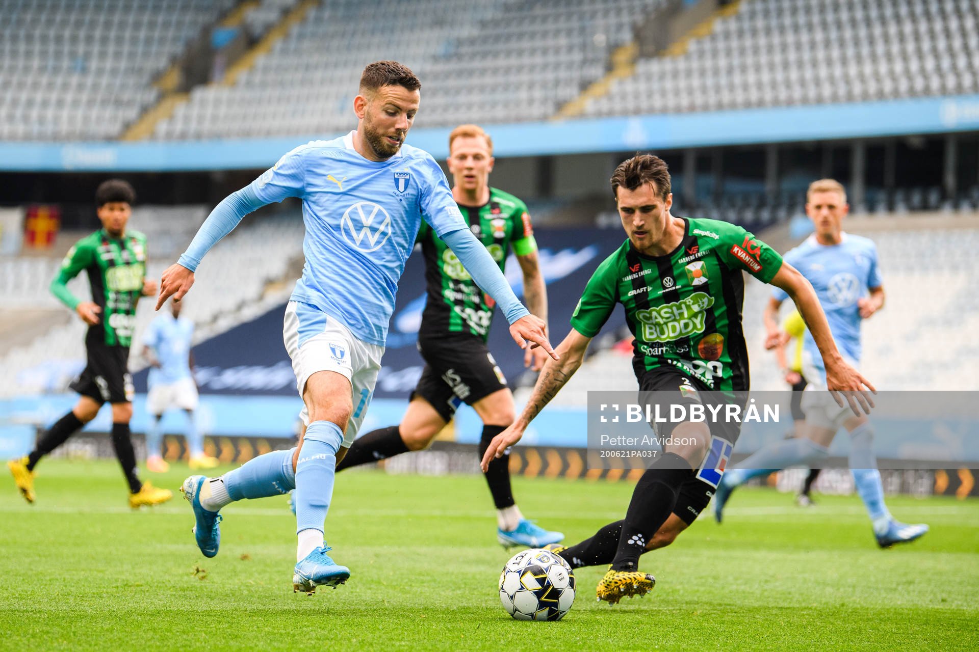 Malmö FFs Erdal Rakip och Varbergs Jon Birkfeldt