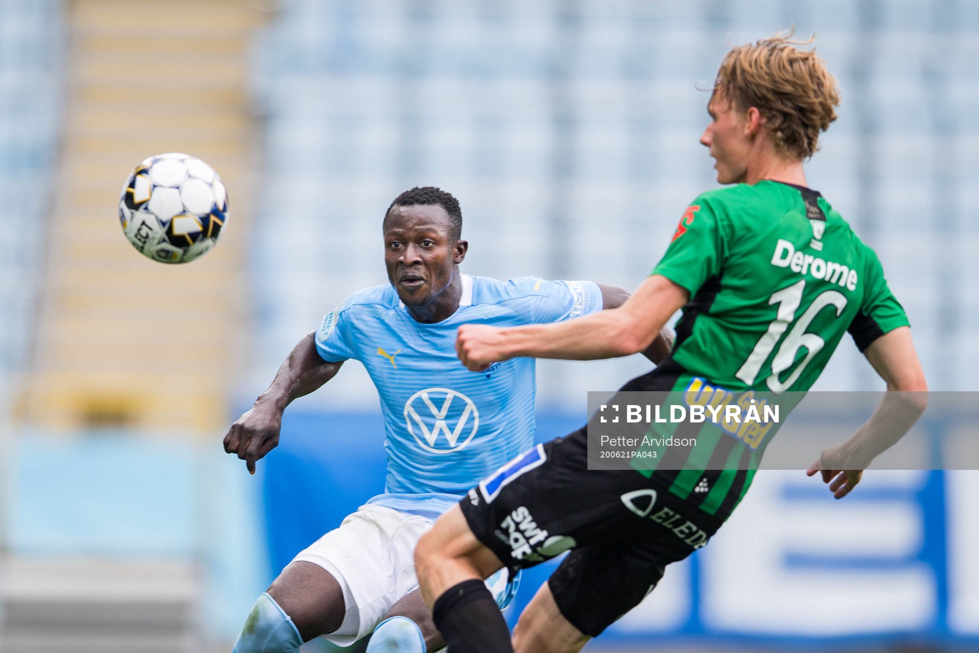 Malmö FFs Bonke Innocent och Varbergs Alexander Johansson