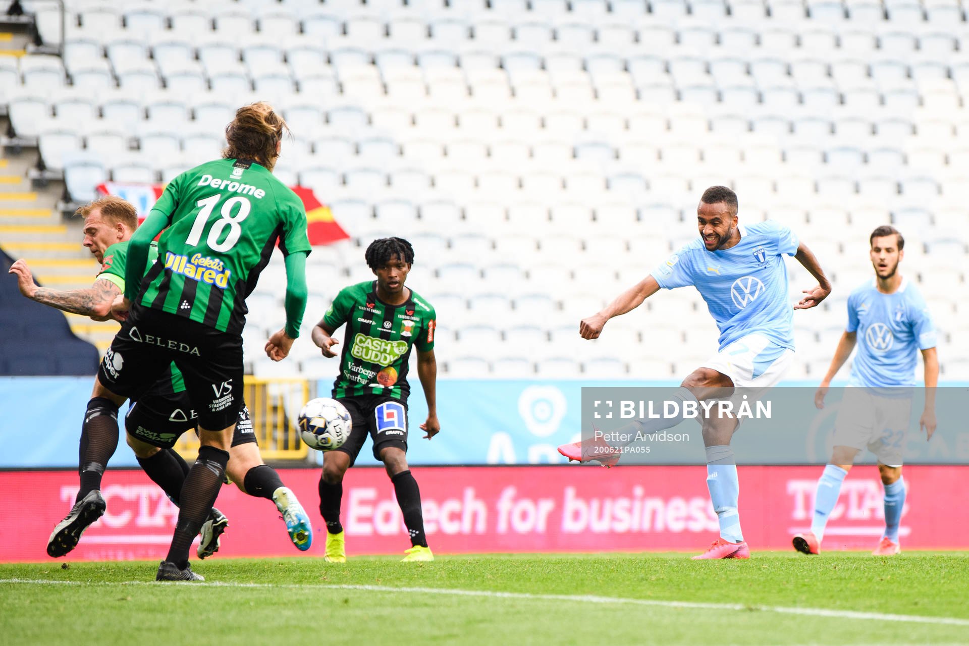 Malmö FFs Isaac Kiese Thelin gör 2-2