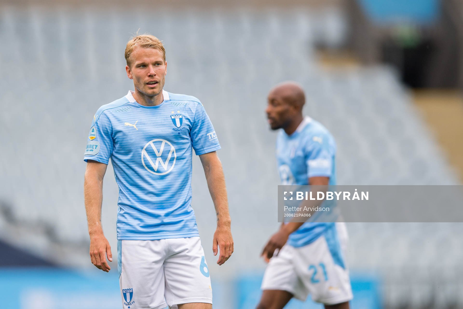 Malmö FFs Oscar Lewicki deppar