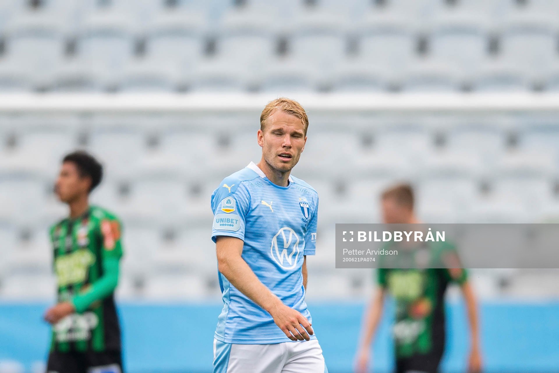 Malmö FFs Oscar Lewicki deppar