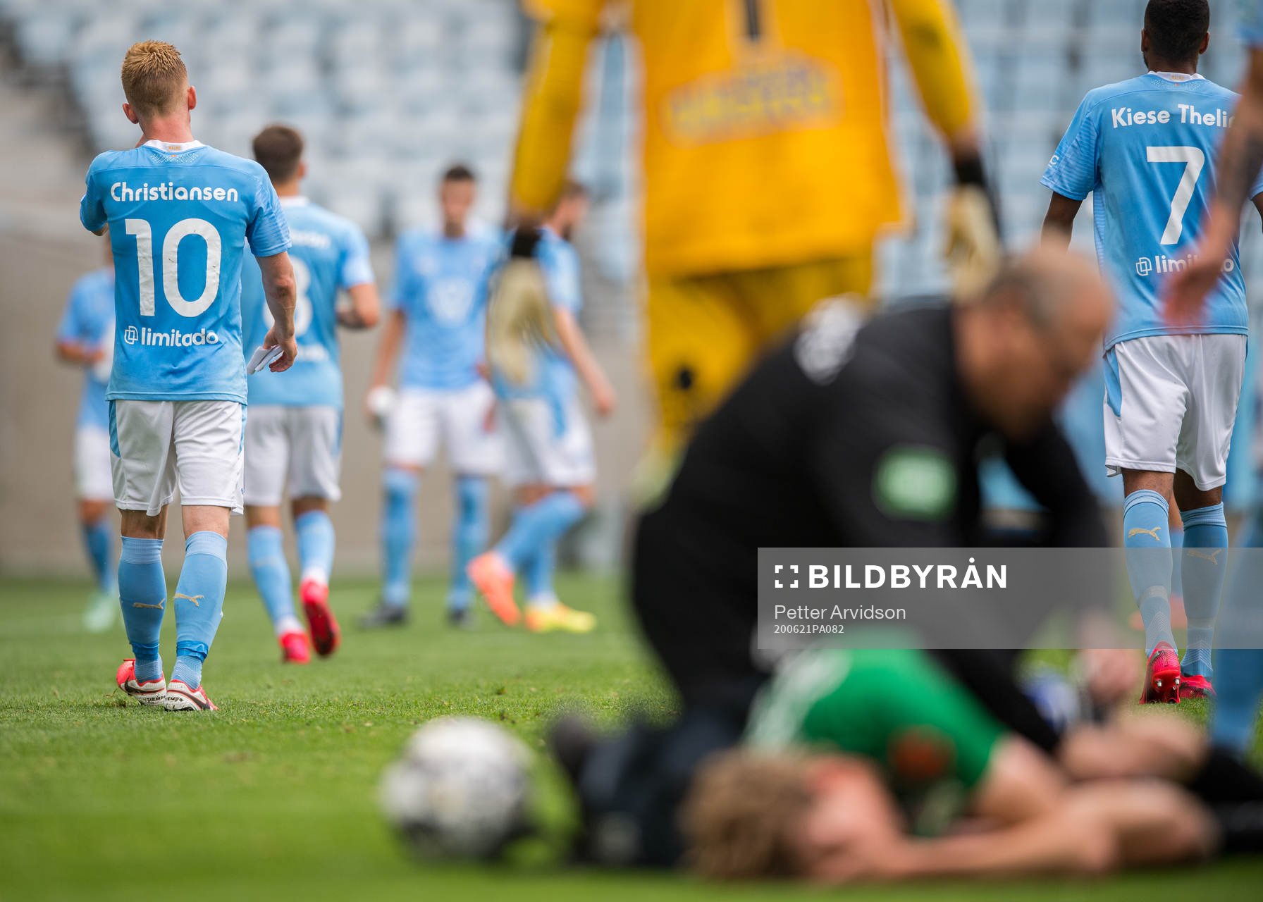 Malmö FFs Anders Christiansen lämnar planen