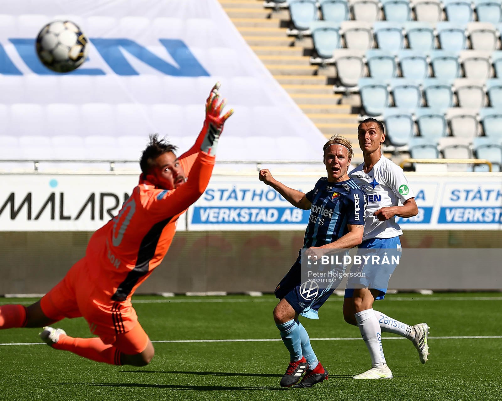 Mål 3-0 av IFK Norrköpings Jonathan Levi förbi