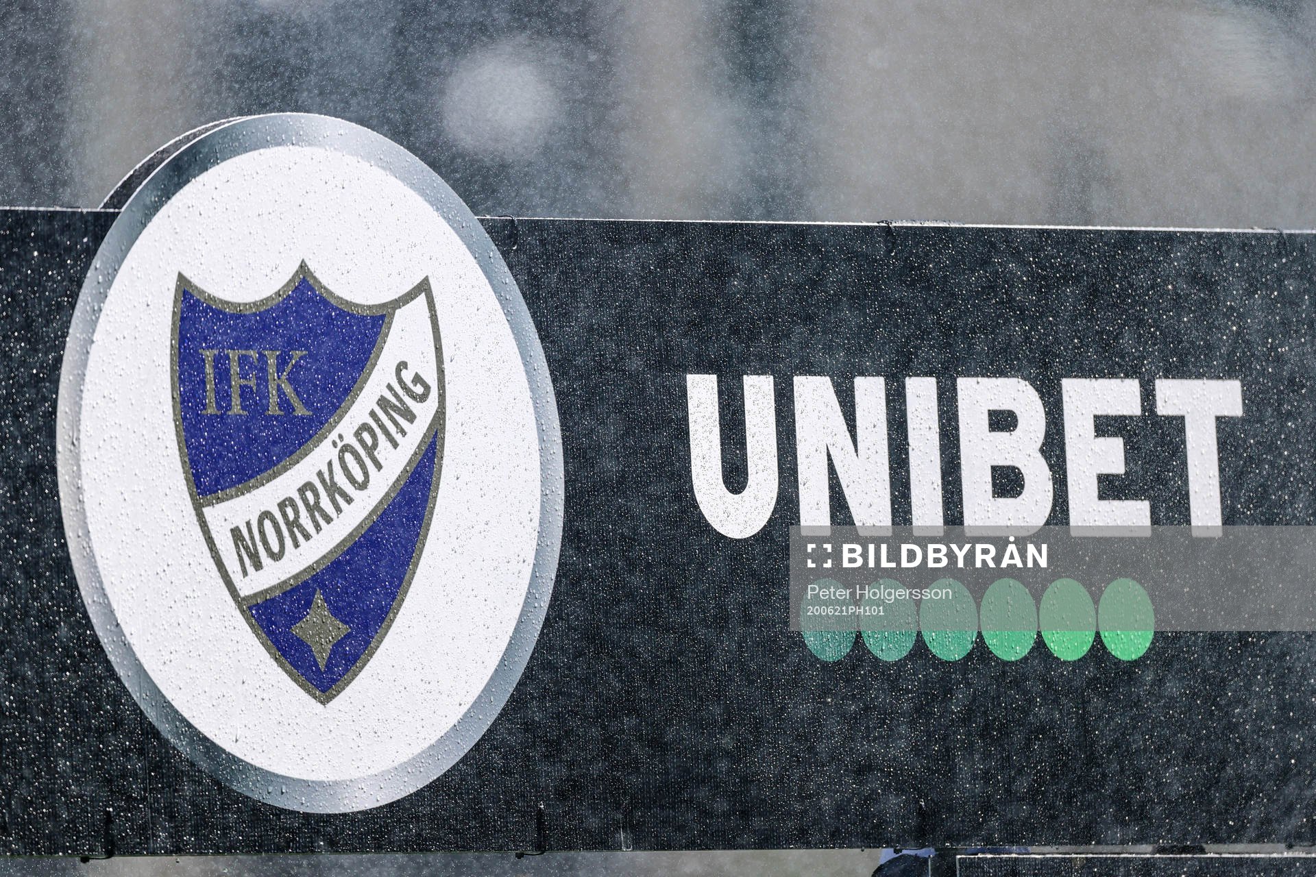 Blöt Unibet-skylt