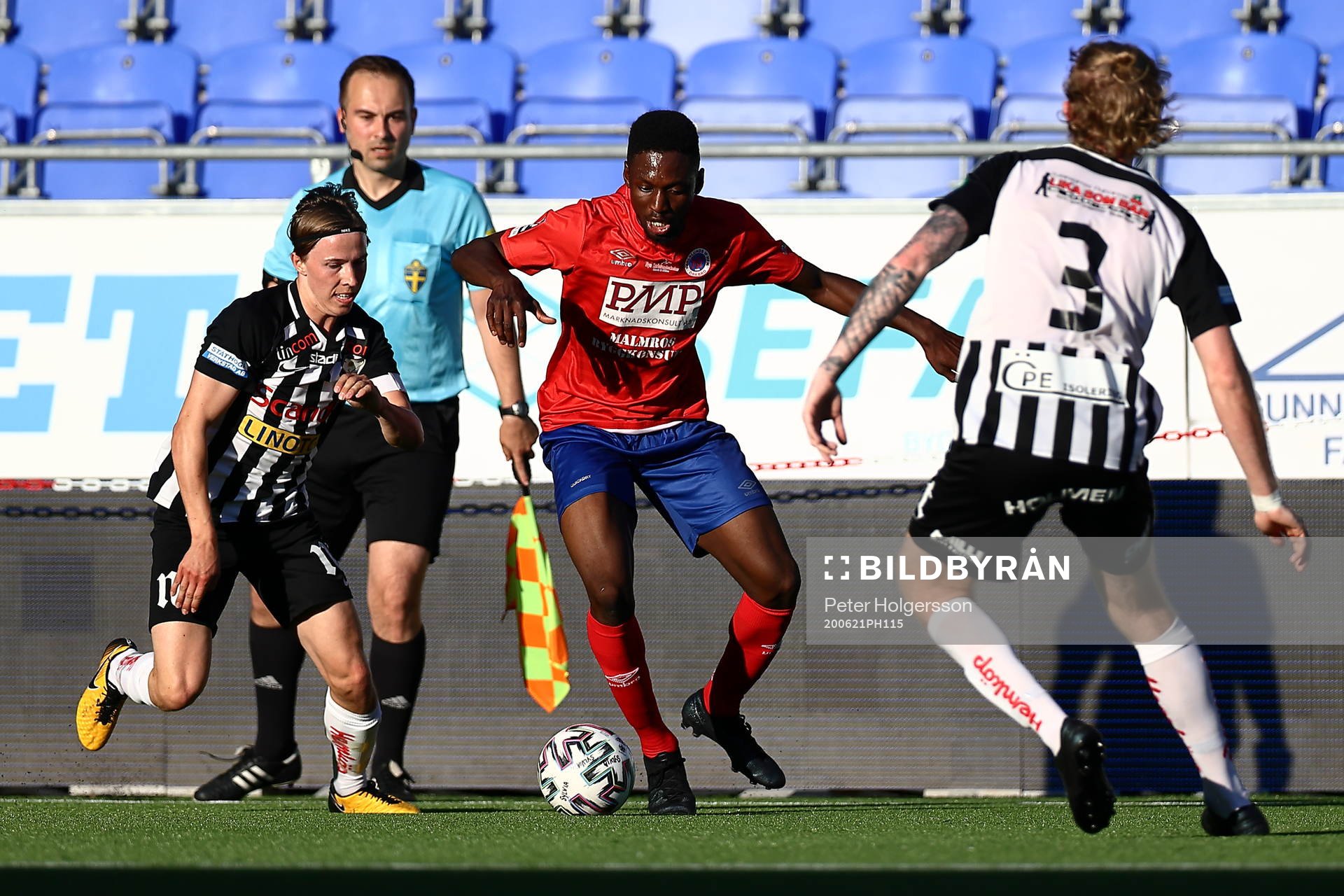 Sylvias Jakob Lindahl och Karlslunds Tidjani Diawara