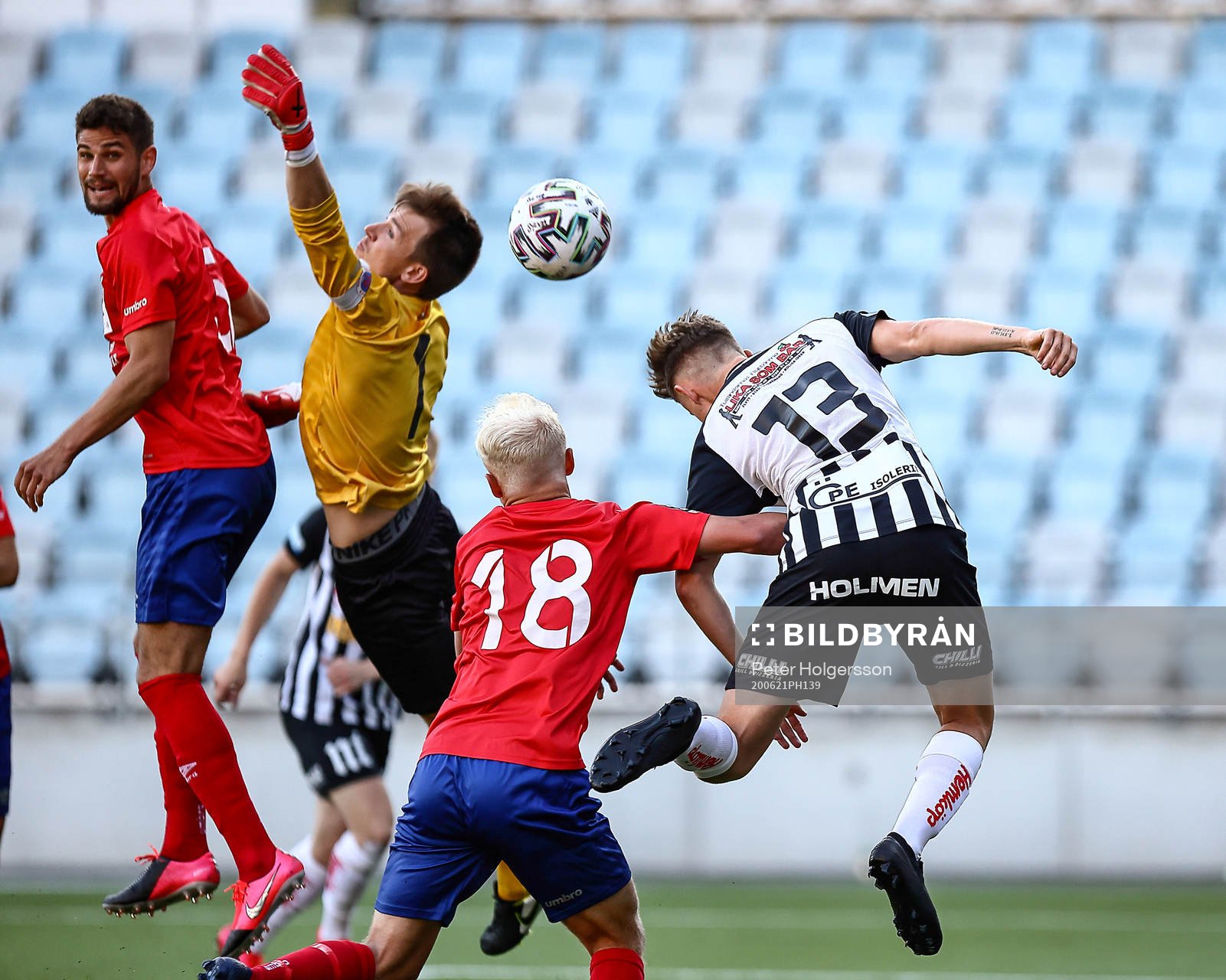 Karlslunds målvakt Jakob Kindberg och Sylvias Hadar
