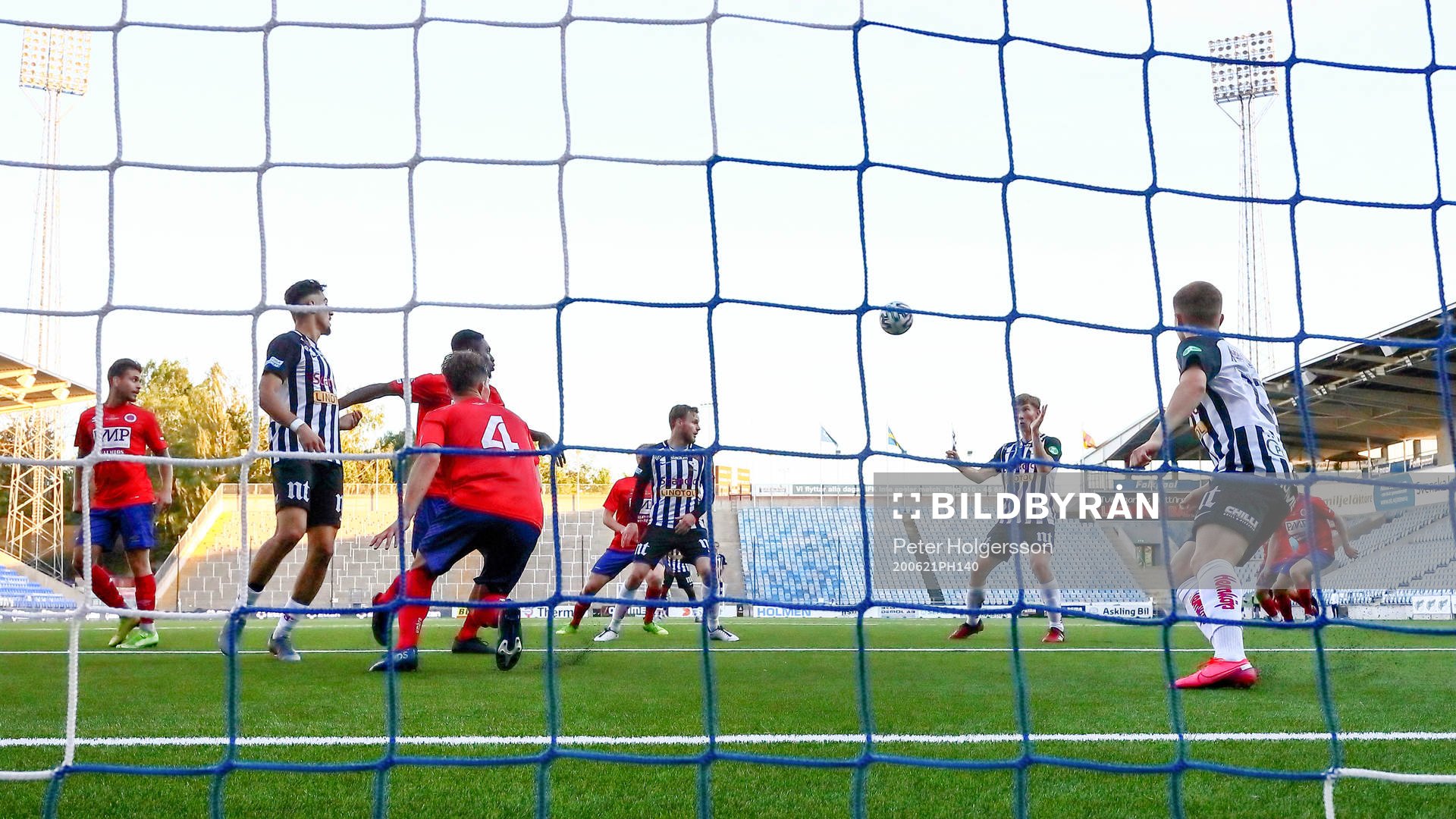 Mål 1-0 på övertid av Sylvias Robin Frej under fotbollsmatchen i Division 1 norra mellan Sylvia och Karlslund den 21 juni 2020 i Norrköping.